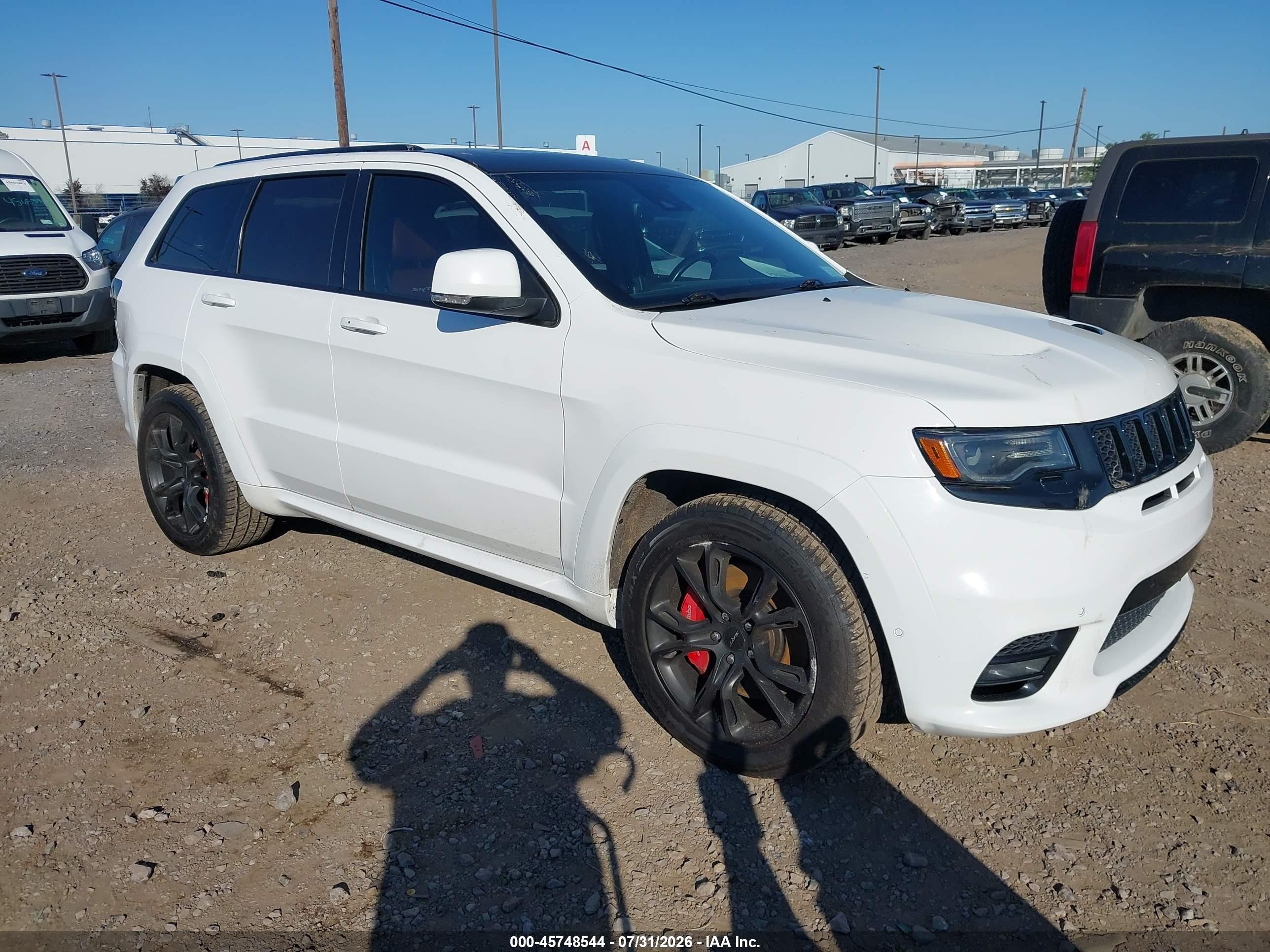 2017 Jeep Grand Cherokee VIN 1C4RJFDJXHC657702 — IAAI salvage auction photo