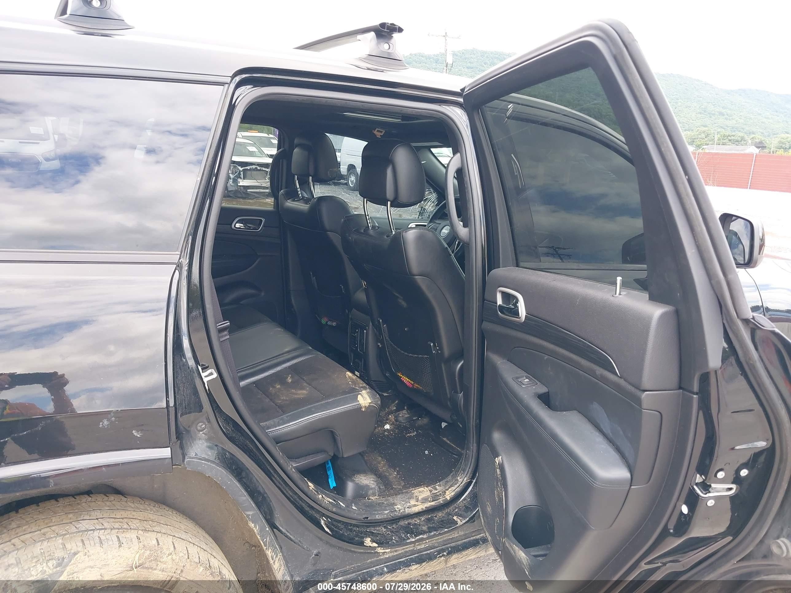 2021 Jeep Grand cherokee VIN 1C4RJFAG1MC542053 IAAI salvage auction — Side, Salvage (Pennsylvania), sold $5,700 on 2026-09-02 (photo 8)