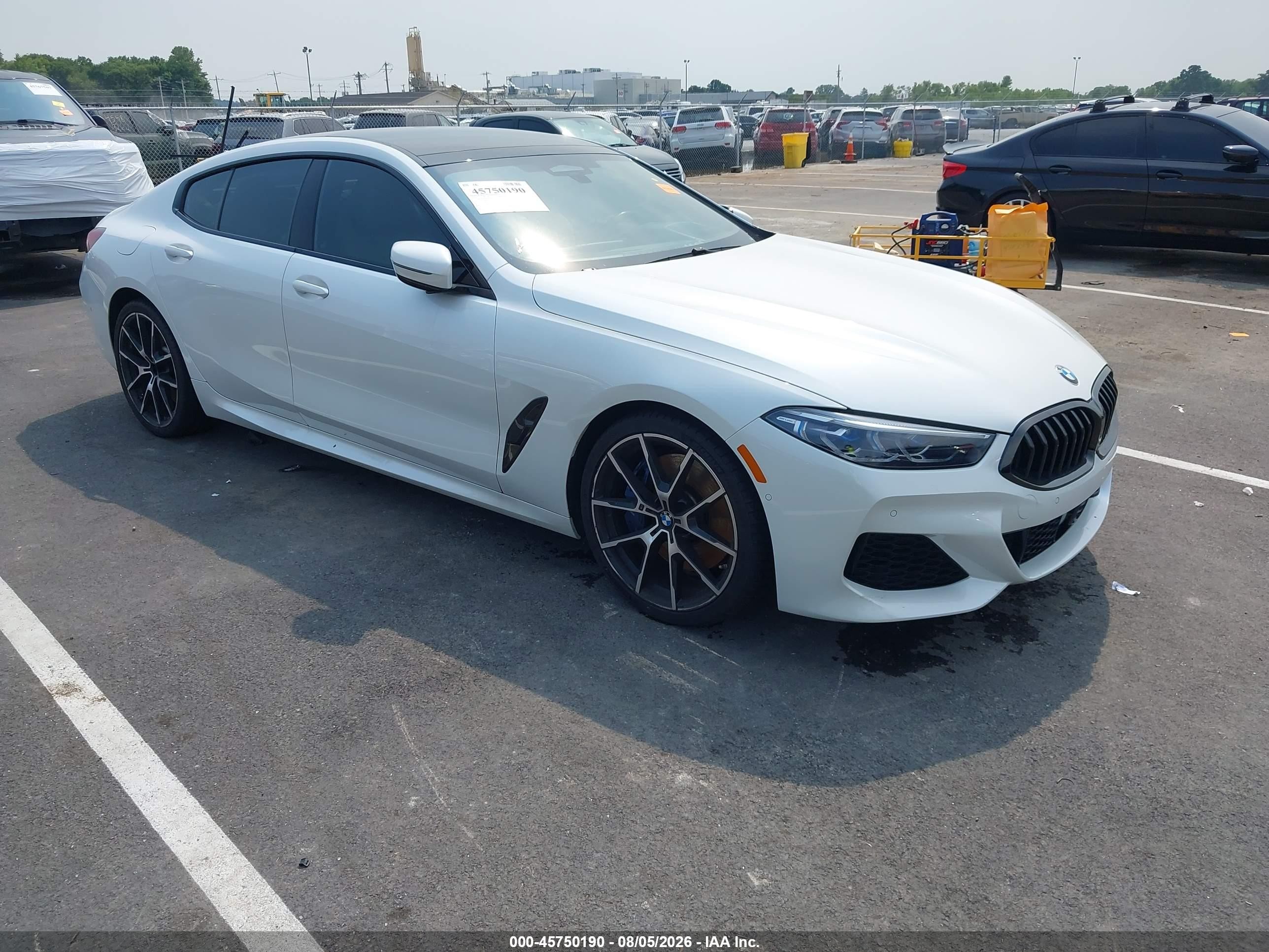 2021 BMW 8er VIN WBAGV4C04MCF88590 IAAI salvage auction — Front End, Salvage (Missouri), sold $22,950 on 2026-09-23 (photo 1)