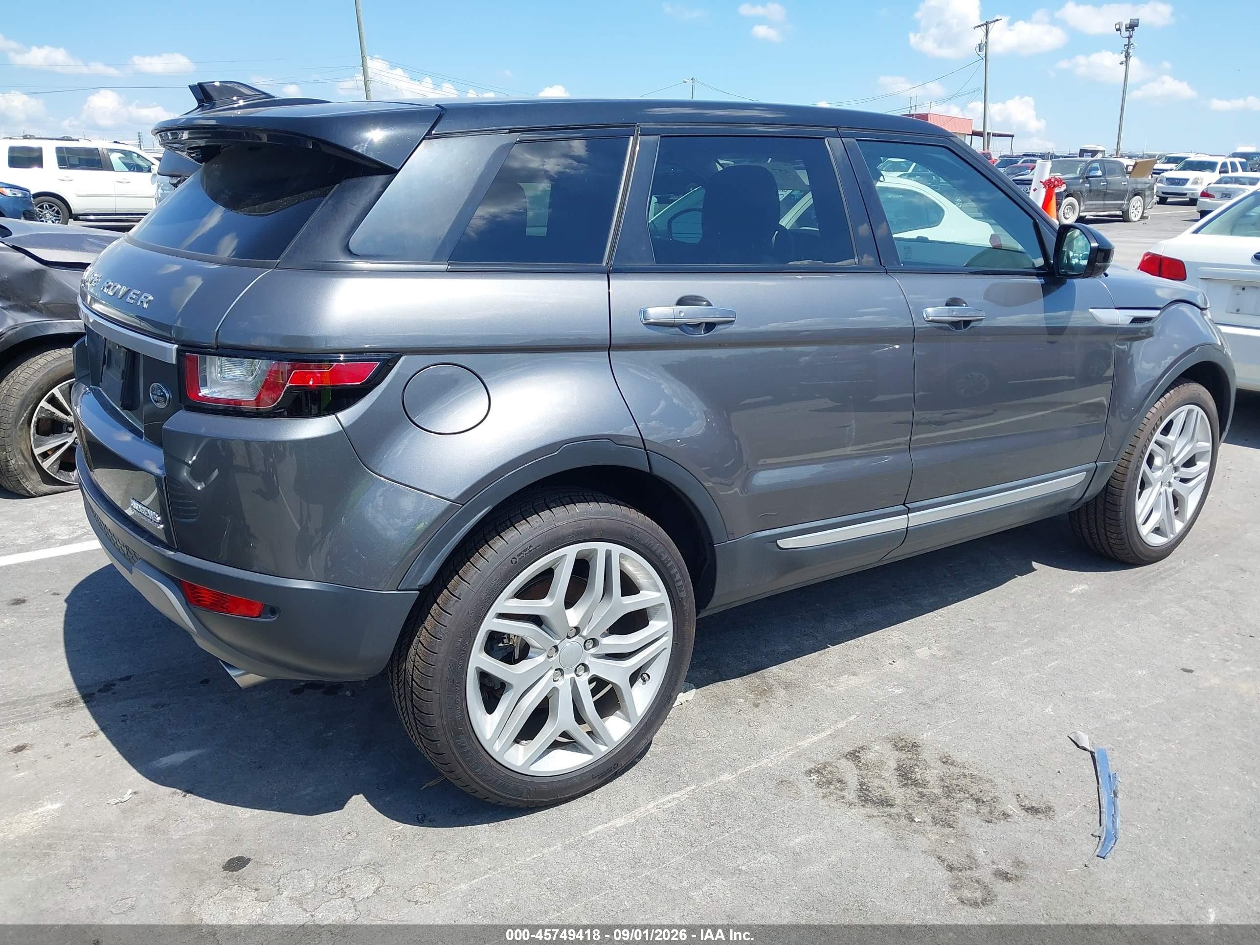 2019 Land Rover Range Rover Evoque VIN SALVR2RX7KH348771 IAAI salvage auction — Side, Salvage (Tennessee), sold $7,600 on 2026-09-11 (photo 4)