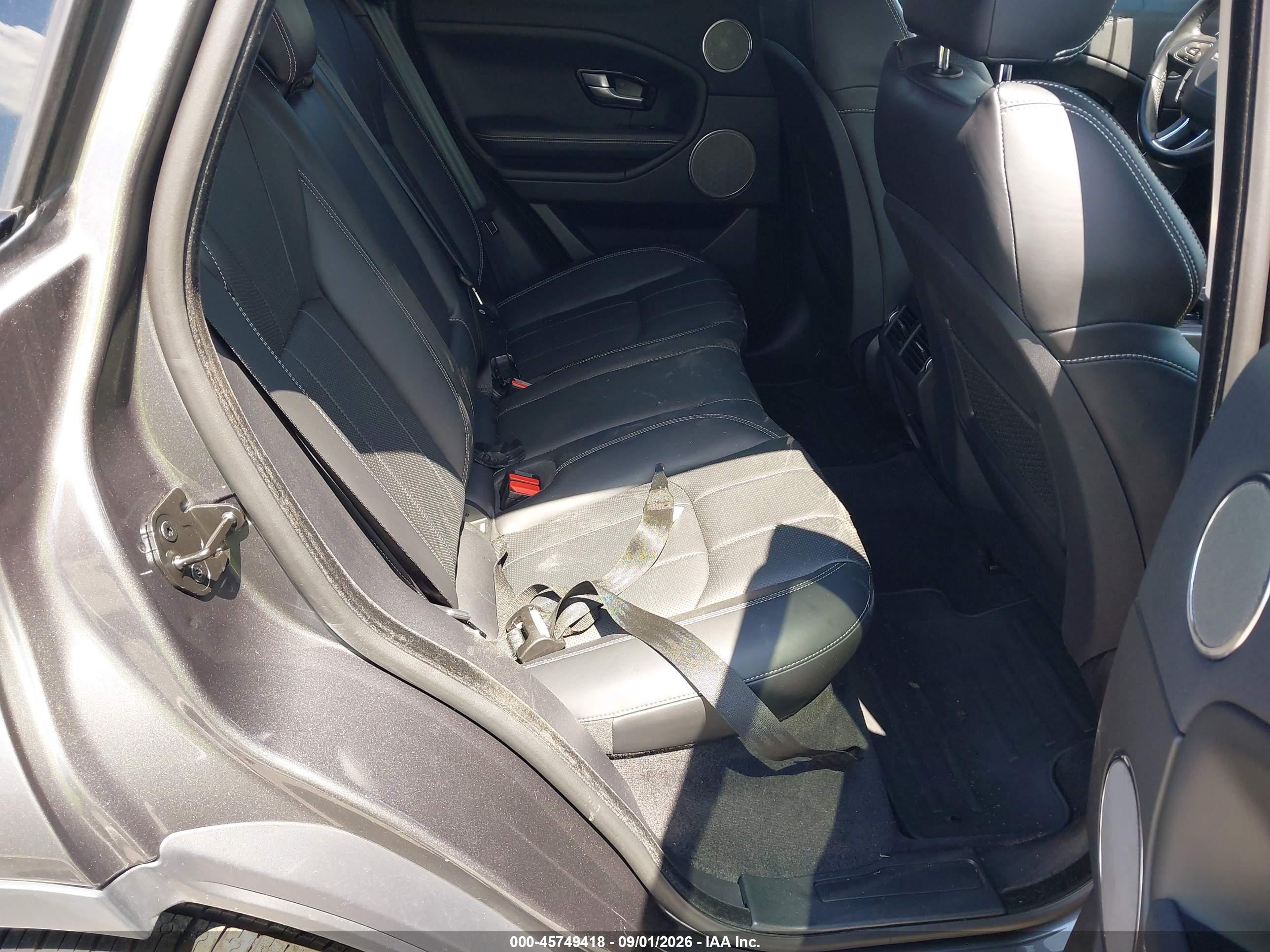 2019 Land Rover Range Rover Evoque VIN SALVR2RX7KH348771 IAAI salvage auction — Side, Salvage (Tennessee), sold $7,600 on 2026-09-11 (photo 8)