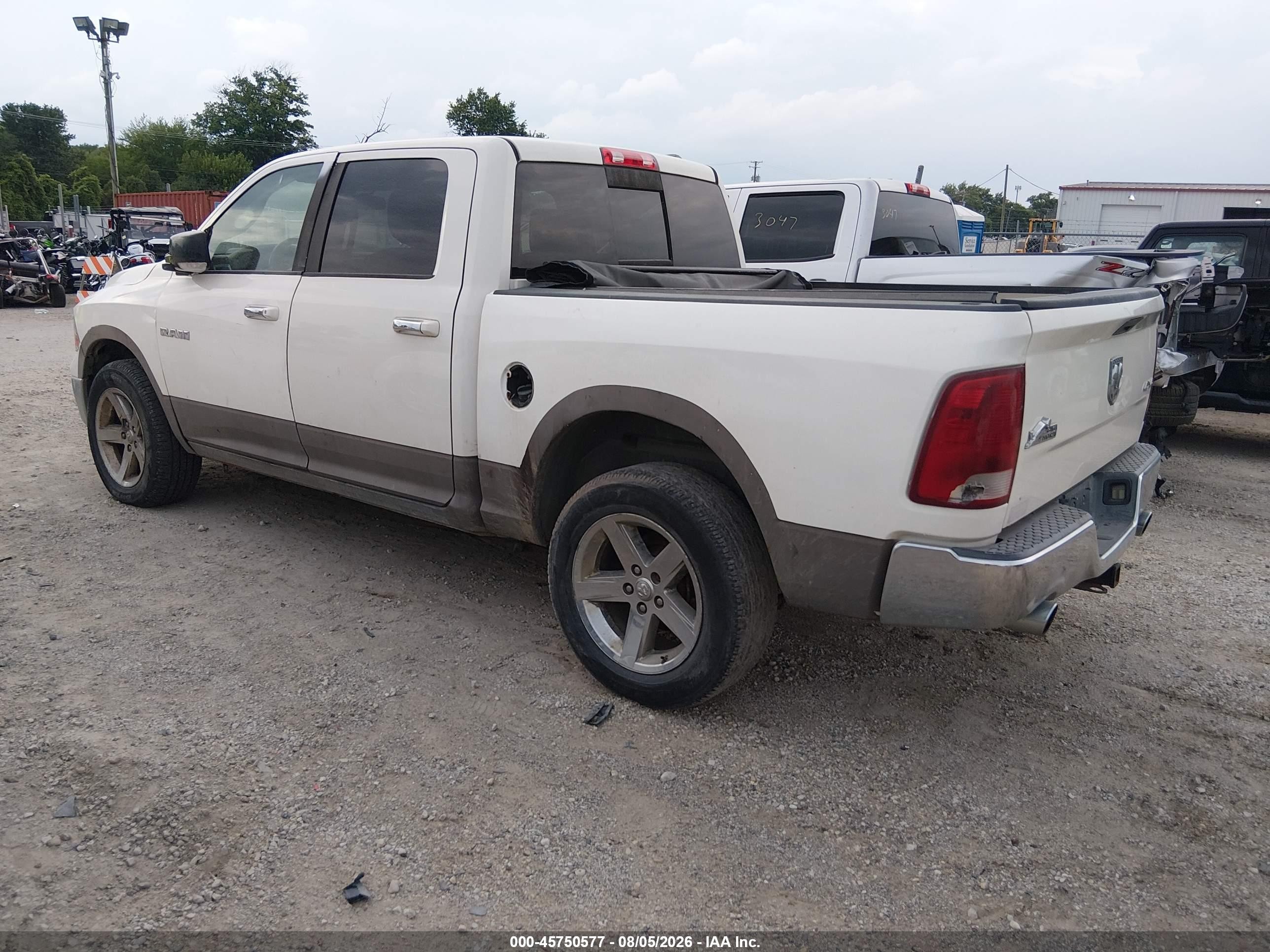 2009 Dodge Ram 1500 VIN 1D3HV13TX9S805612 IAAI salvage auction — Front & Rear, Clear (Illinois), sold $625 on 2026-09-08 (photo 3)