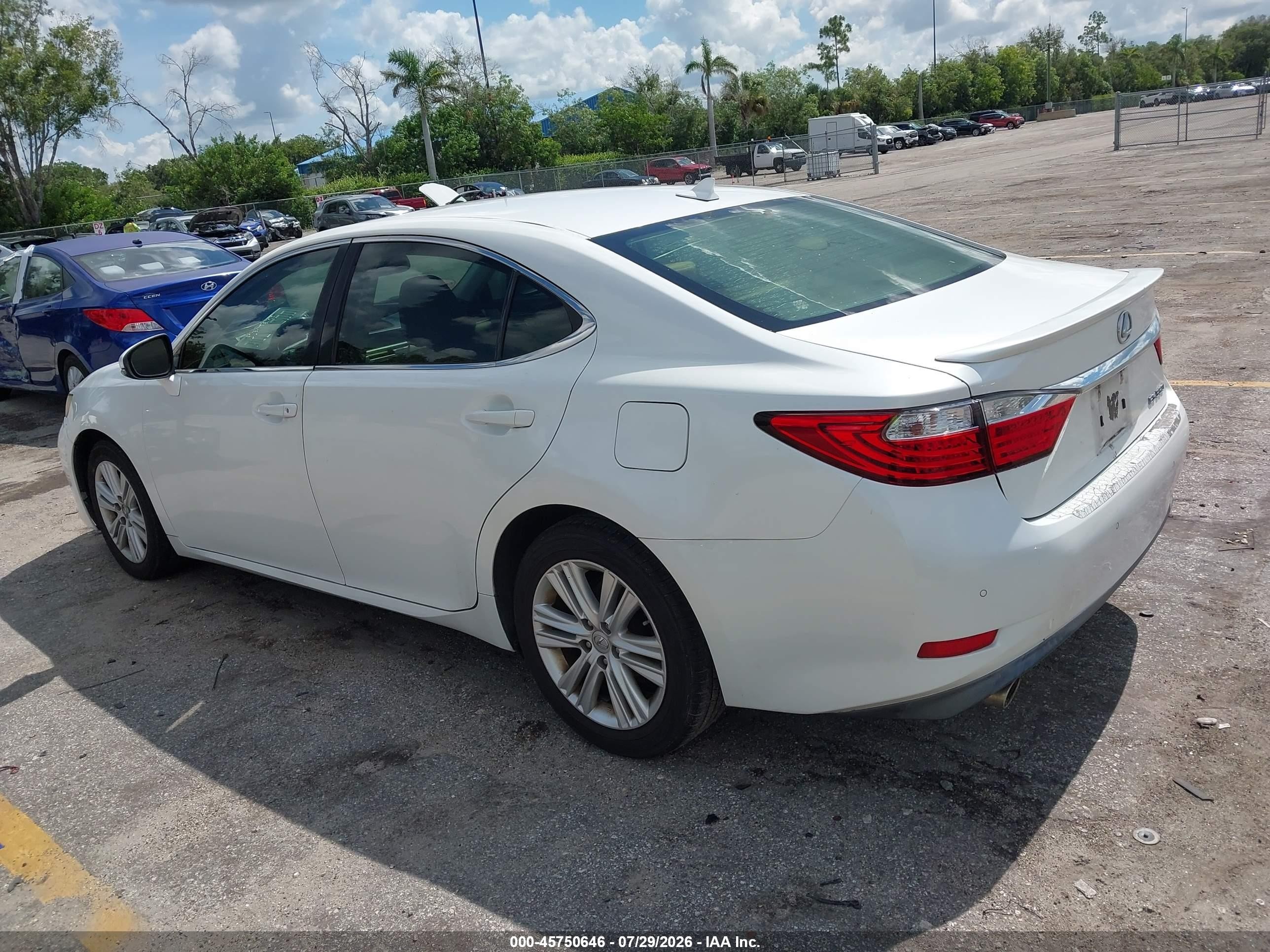 2013 Lexus ES VIN JTHBK1GG5D2058951 IAAI salvage auction — Unknown, Rebuildable (Florida), sold $2,700 on 2026-10-05 (photo 3)