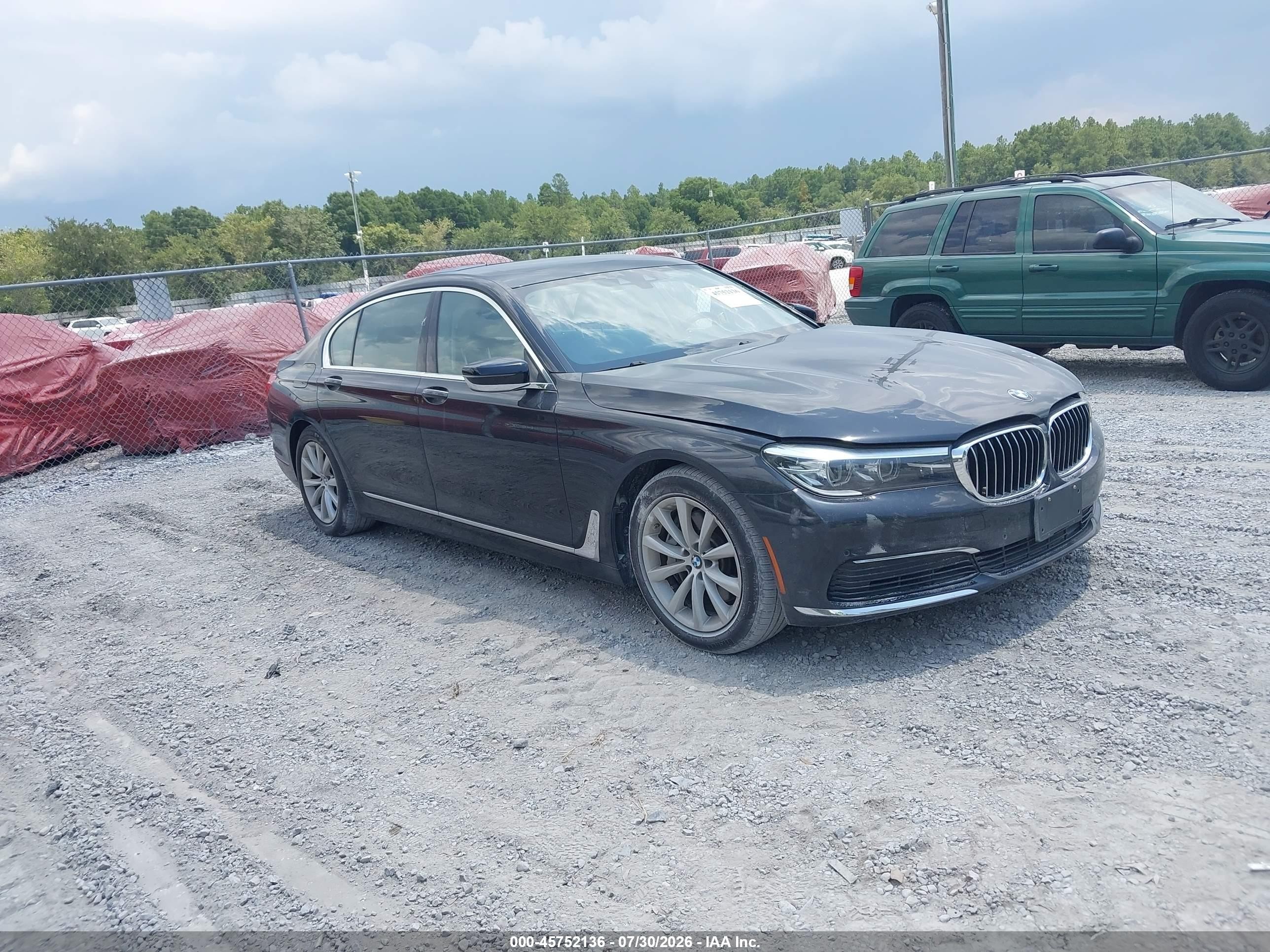 2019 BMW 7 Series VIN WBA7E2C52KB216746 — IAAI salvage auction photo