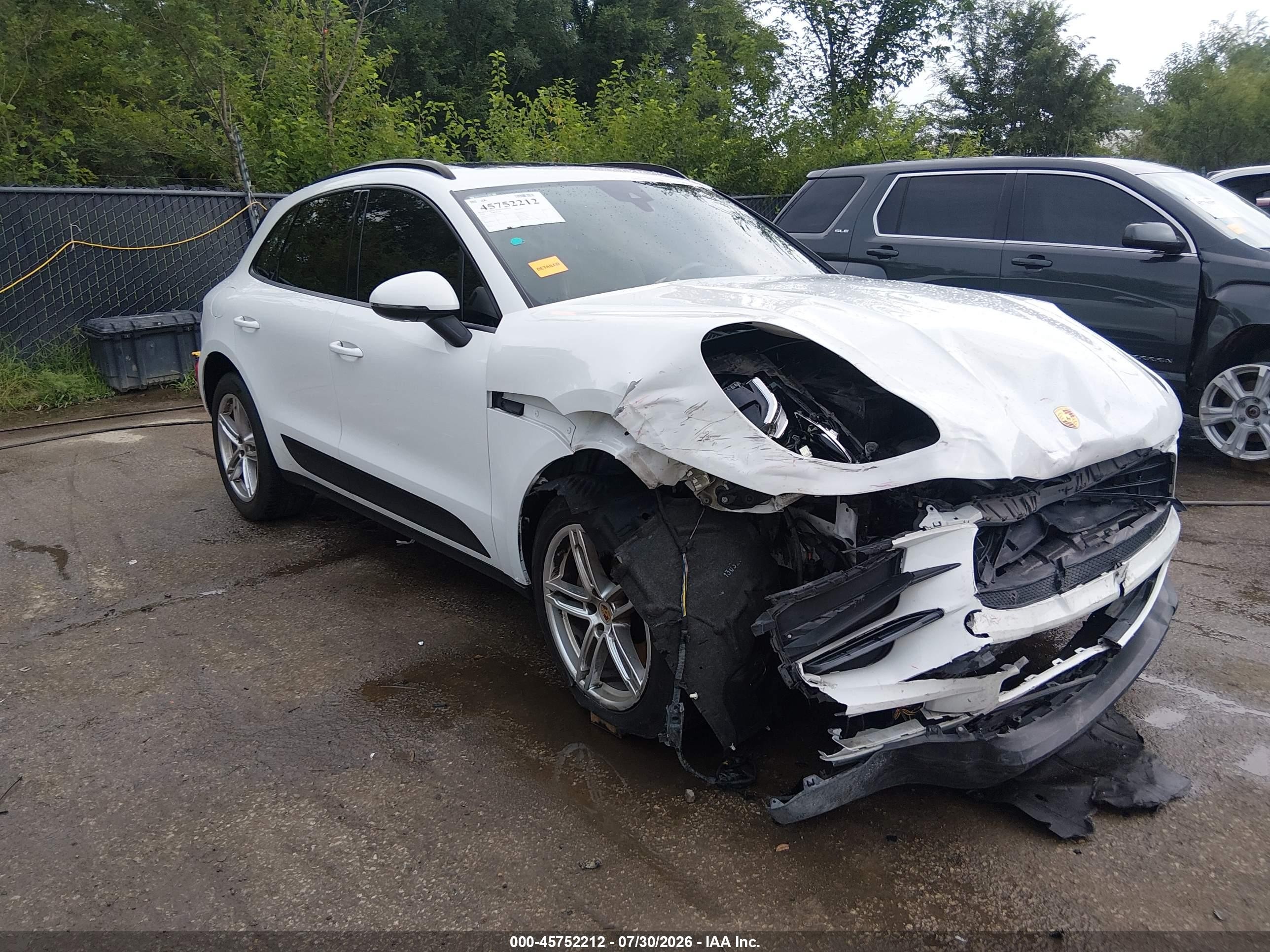 2020 Porsche Macan VIN WP1AA2A5XLLB09722 — IAAI salvage auction photo
