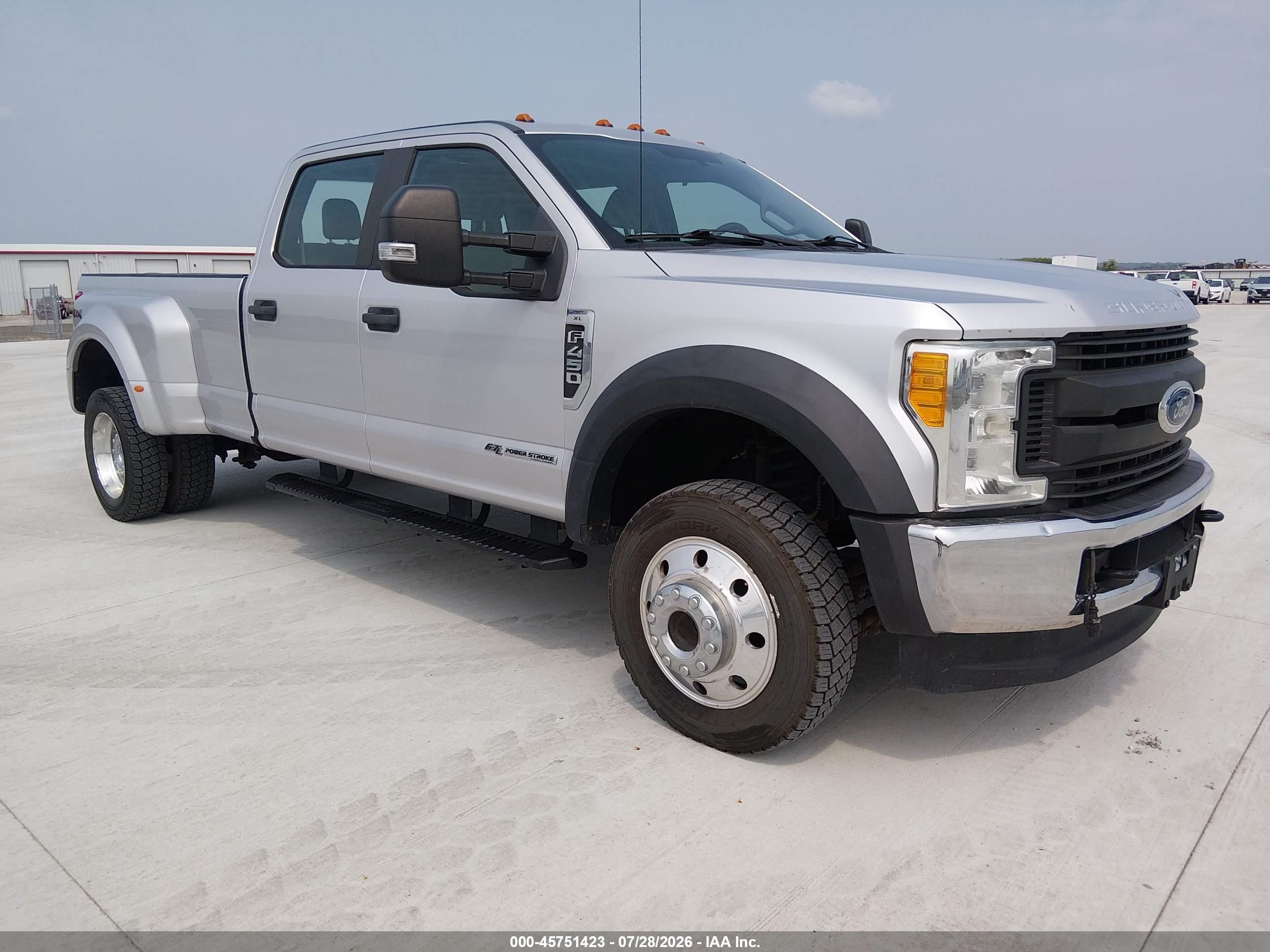 2017 Ford F-450 VIN 1FT8W4DT5HED81047 — IAAI salvage auction photo