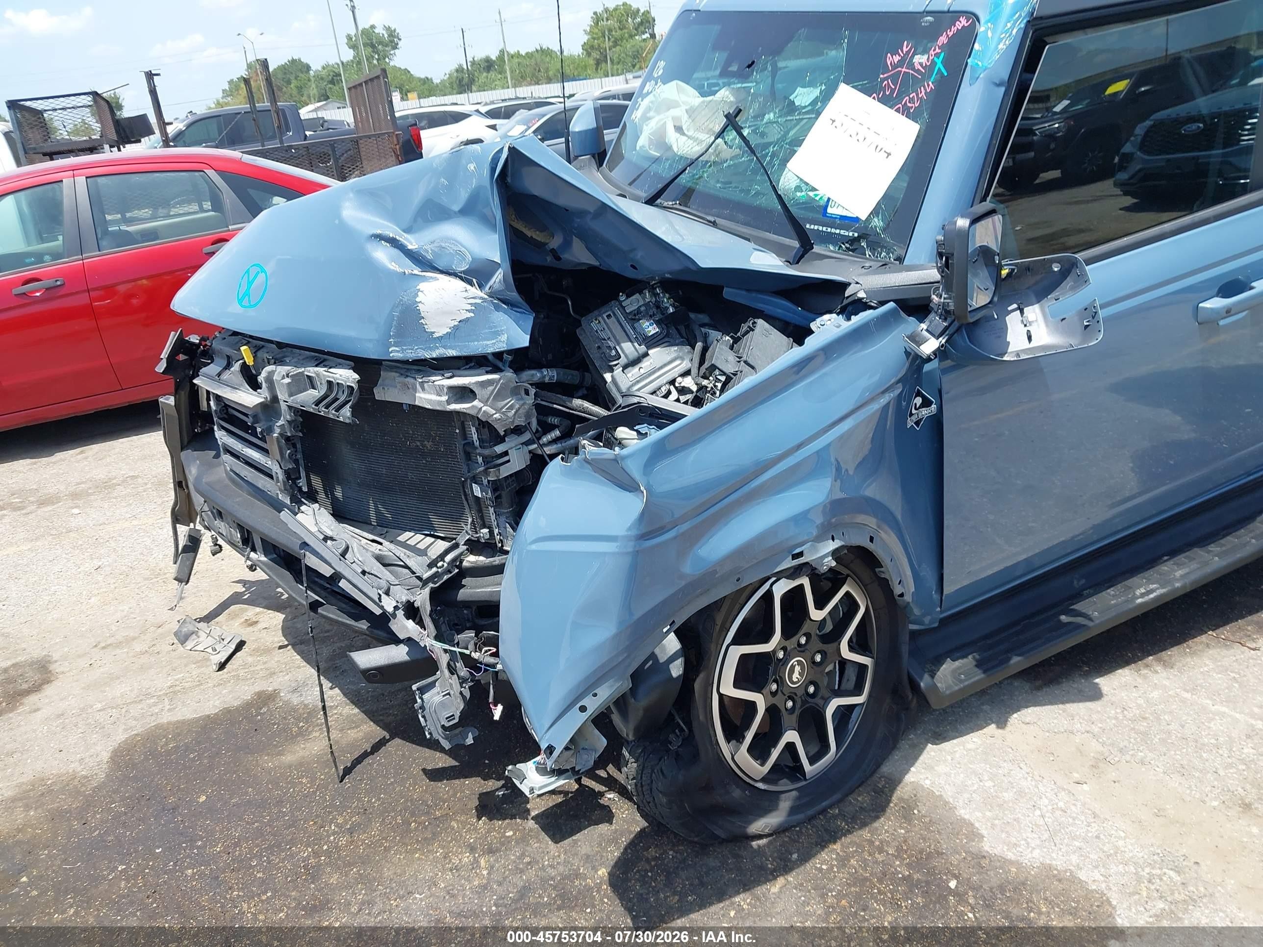 2025 Ford Bronco VIN 1FMDE8BH5SLA72927 IAAI salvage auction — Front End, Salvage (Texas), sold $10,900 on 2026-09-09 (photo 6)