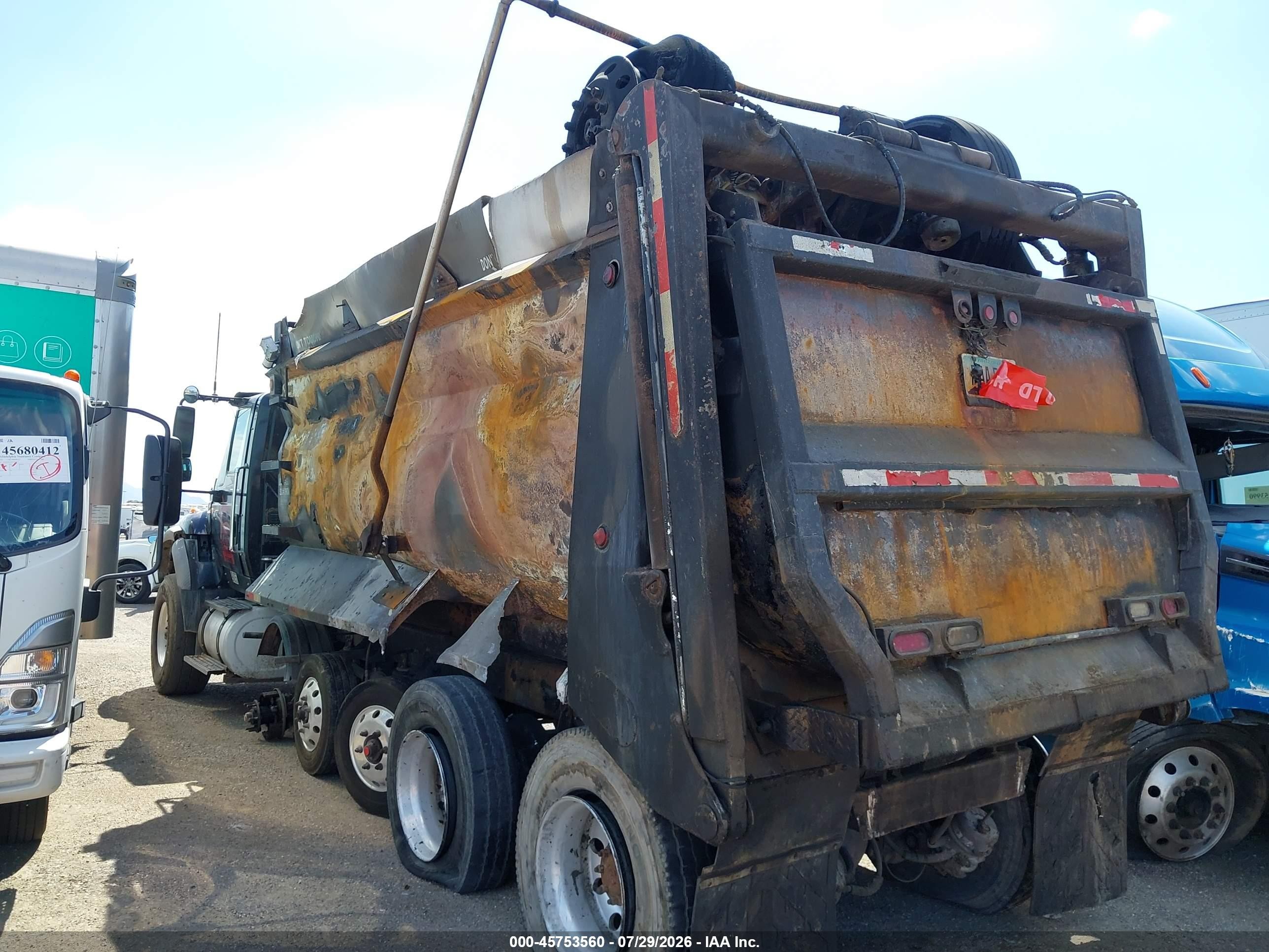 2006 International 7000-series VIN 1HTWYAHT26J314553 IAAI salvage auction — Unknown, Salvage (Arizona), sold $3,025 on 2026-09-09 (photo 3)