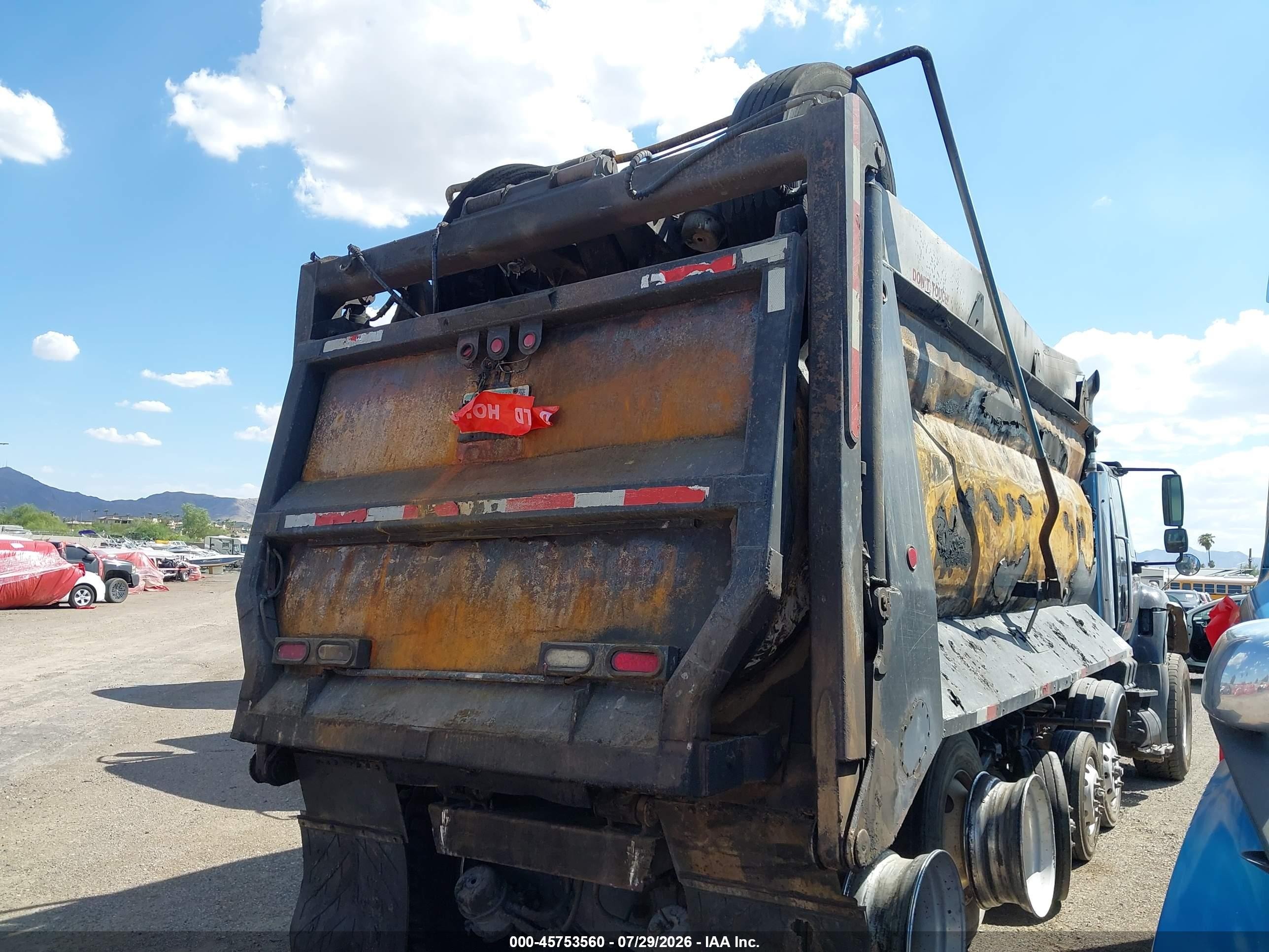 2006 International 7000-series VIN 1HTWYAHT26J314553 IAAI salvage auction — Unknown, Salvage (Arizona), sold $3,025 on 2026-09-09 (photo 4)