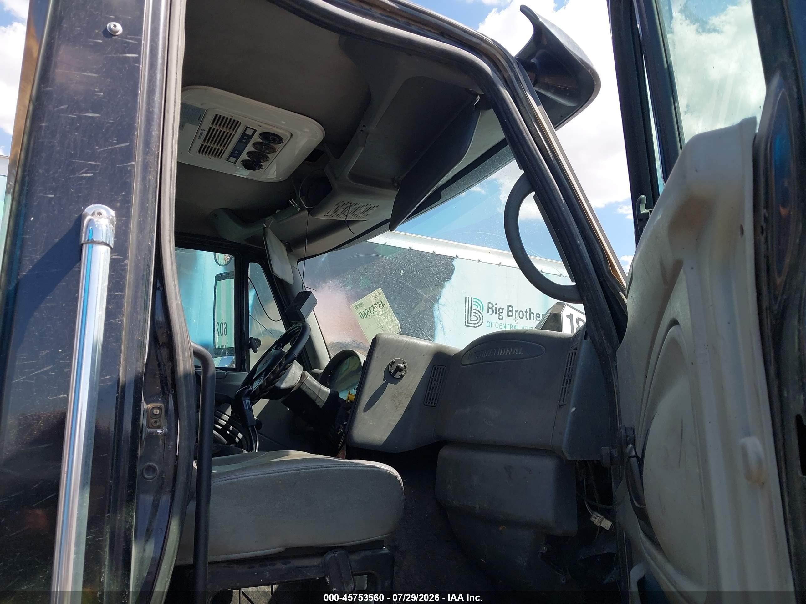 2006 International 7000-series VIN 1HTWYAHT26J314553 IAAI salvage auction — Unknown, Salvage (Arizona), sold $3,025 on 2026-09-09 (photo 5)