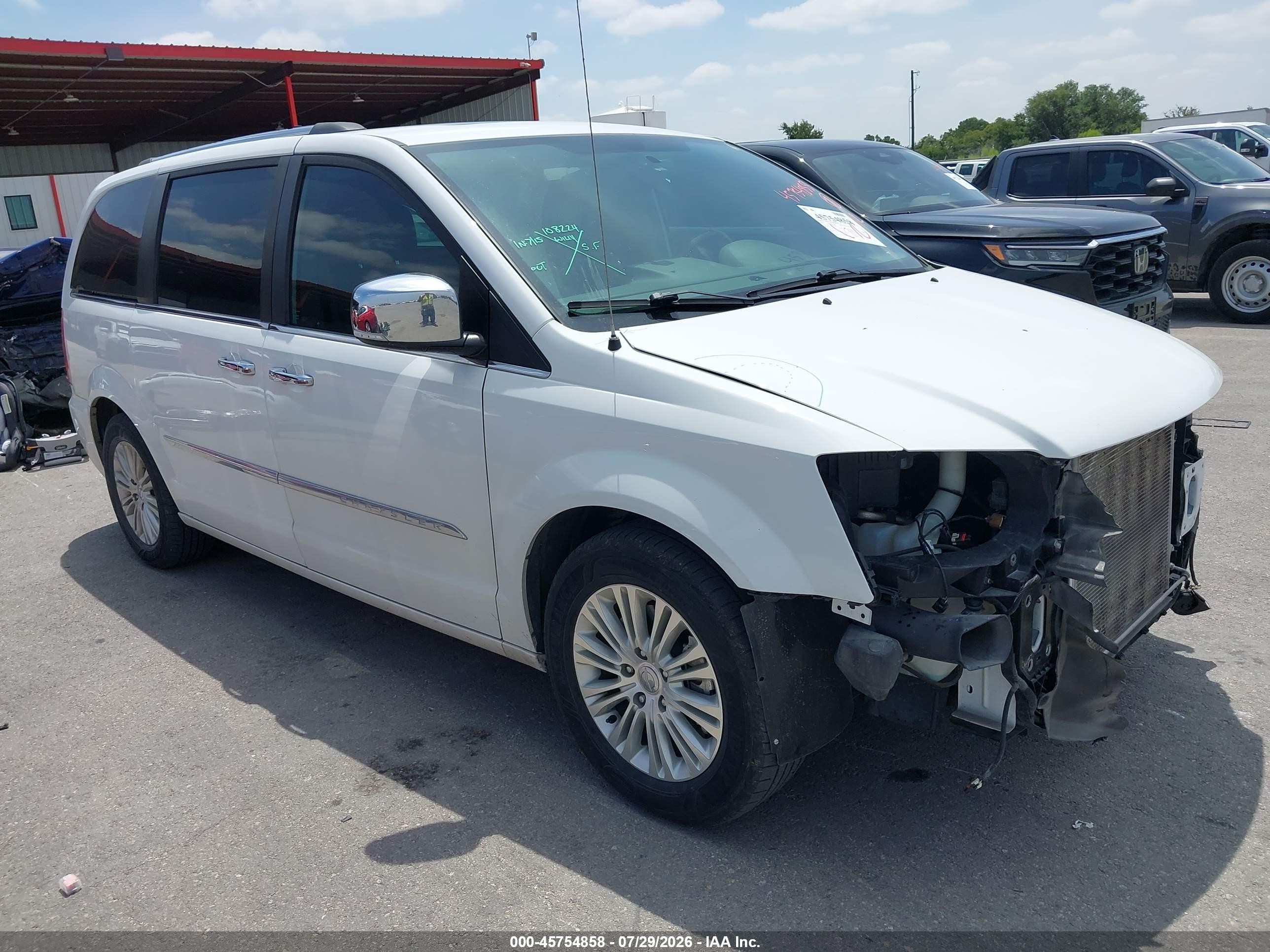 2015 Chrysler Town & country VIN 2C4RC1GG7FR610161 IAAI salvage auction — Front End, Original (Texas), sold $1,600 on 2026-09-06 (photo 1)