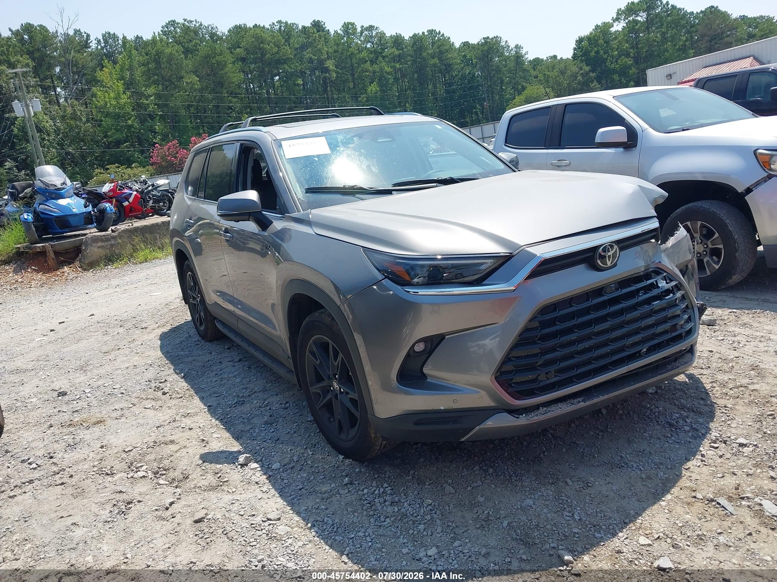 2026 Toyota Highlander VIN 5TDAAAB58TS127452 — IAAI salvage auction photo