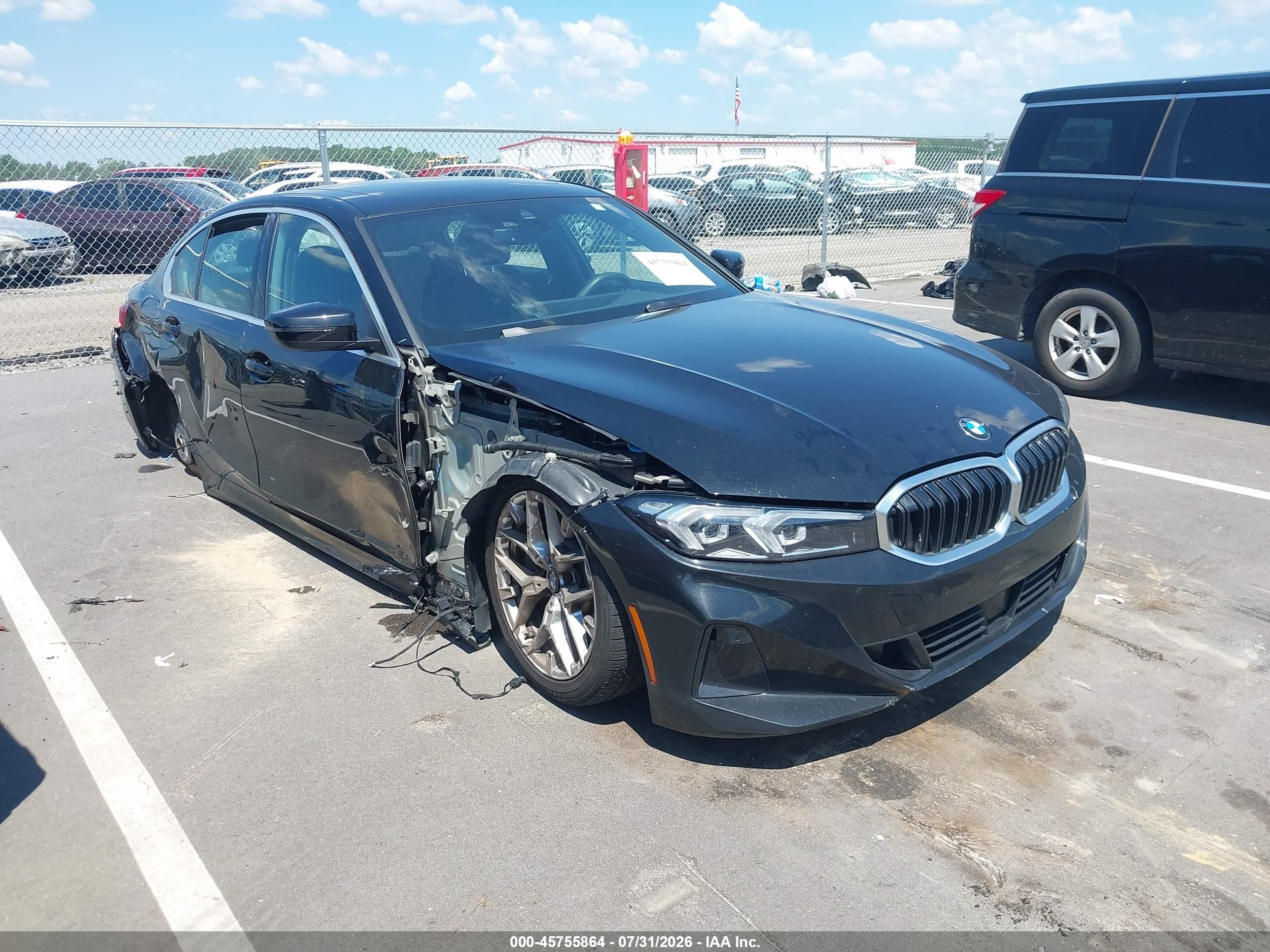 2025 BMW 3 Series VIN 3MW69CW01S8F10372 — IAAI salvage auction photo