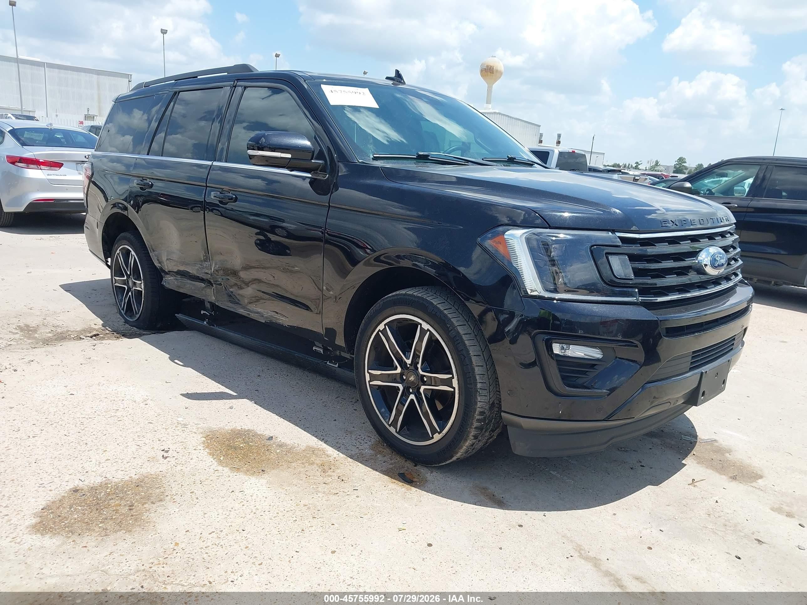 2021 Ford Expedition VIN 1FMJU1KT5MEA70104 — IAAI salvage auction photo