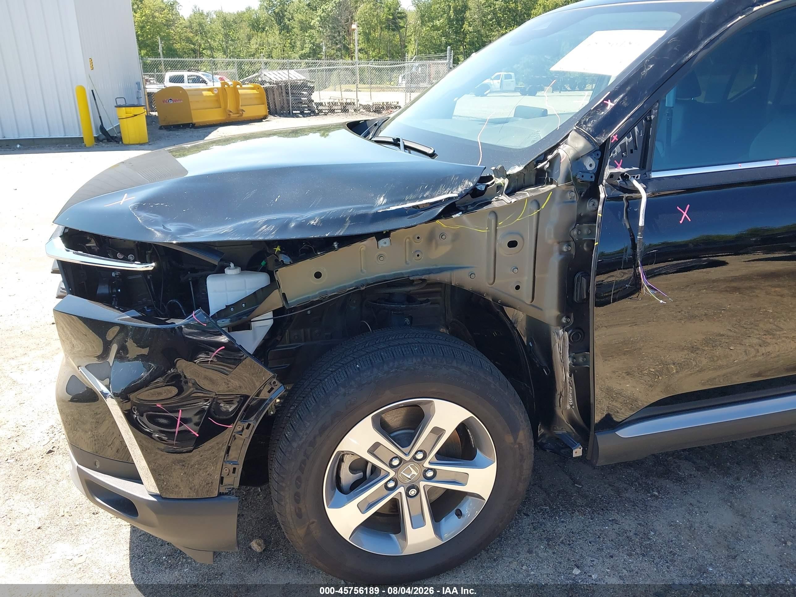 2025 Honda Pilot VIN 5FNYG1H4XSB156322 IAAI salvage auction — Side, Salvage (Massachusetts), sold $19,500 on 2026-09-02 (photo 6)
