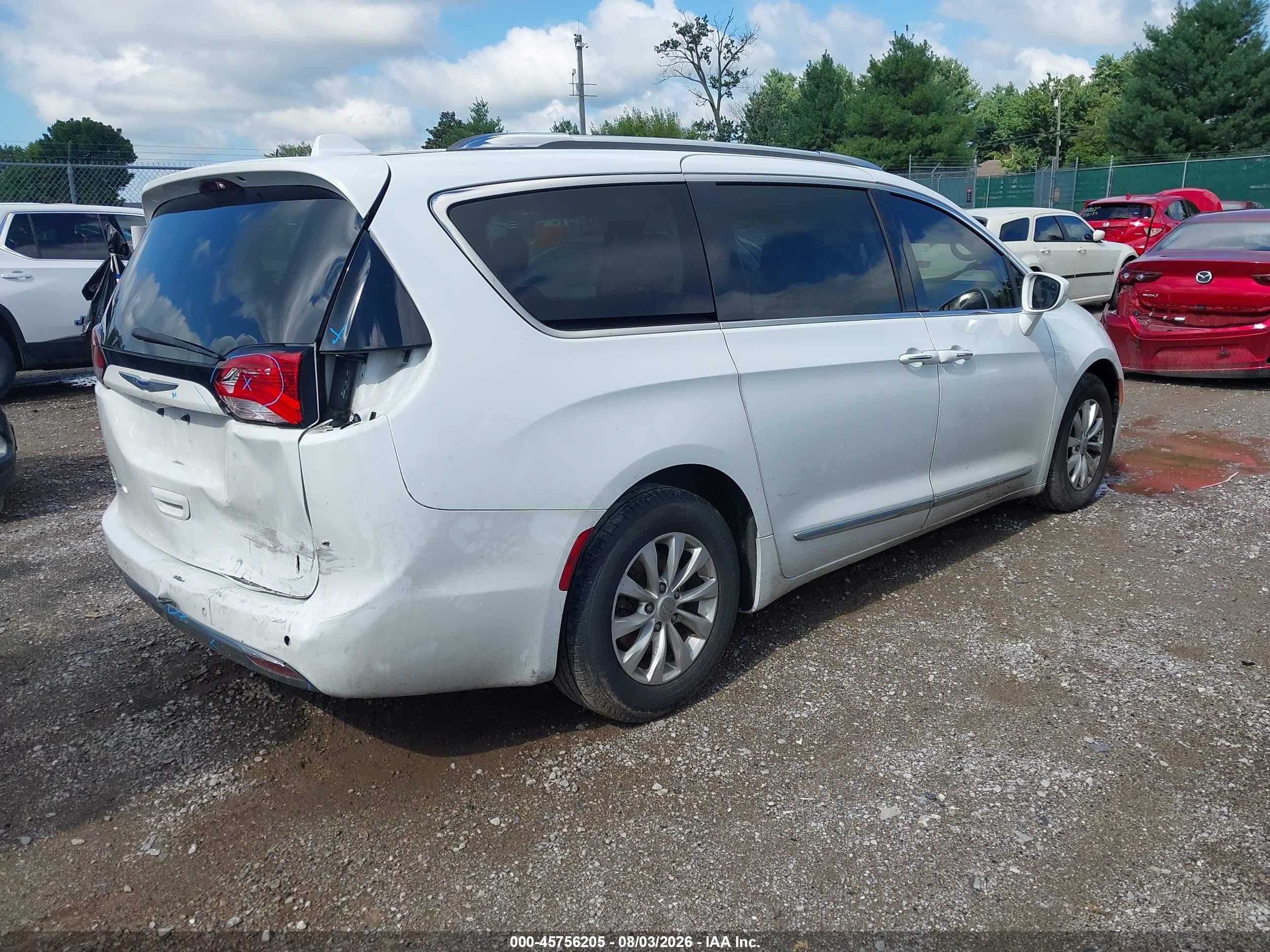 2018 Chrysler Pacifica VIN 2C4RC1EGXJR295125 IAAI salvage auction — Rear End, Salvage (Kentucky), sold $2,100 on 2026-09-05 (photo 4)