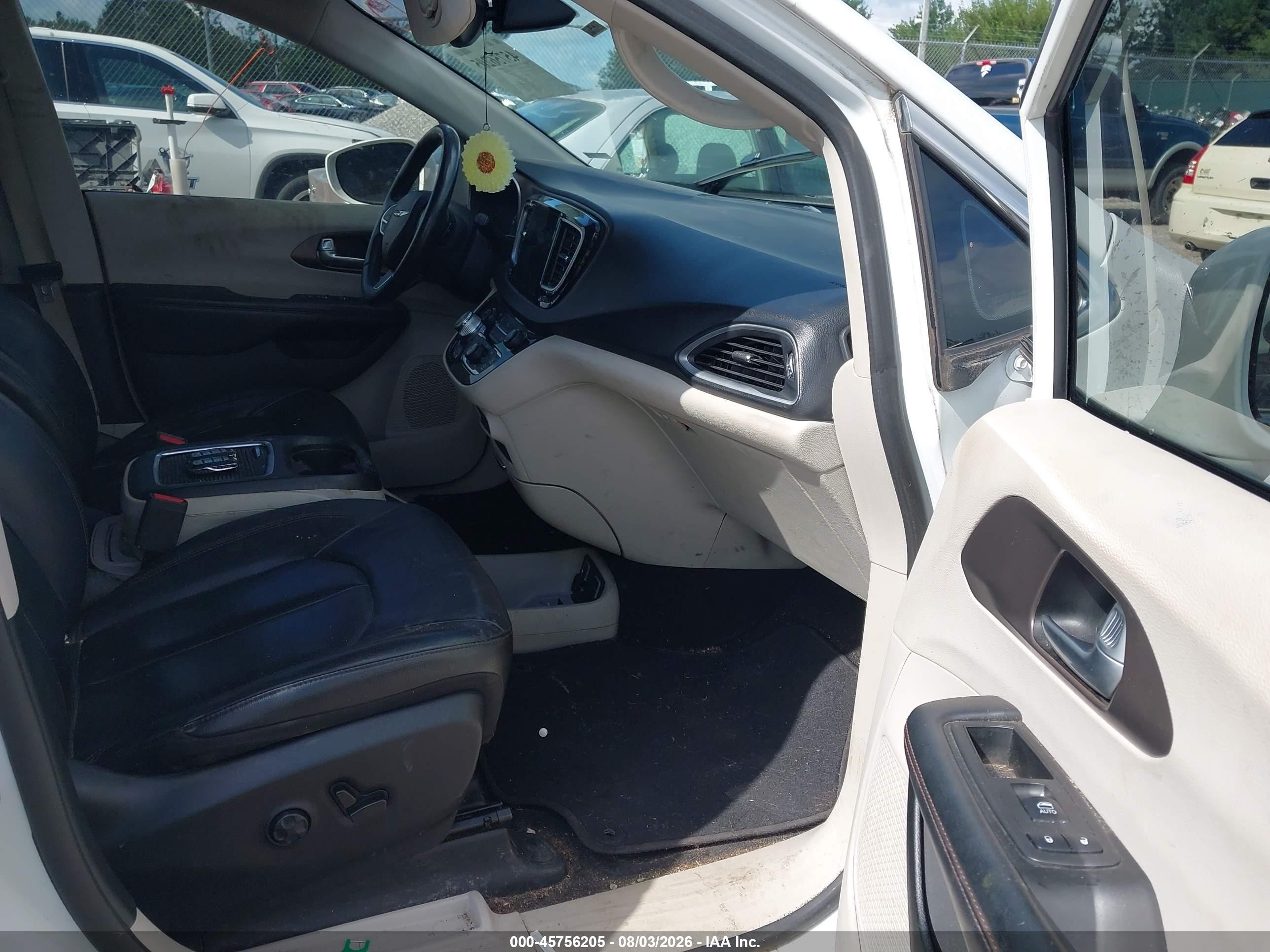 2018 Chrysler Pacifica VIN 2C4RC1EGXJR295125 IAAI salvage auction — Rear End, Salvage (Kentucky), sold $2,100 on 2026-09-05 (photo 5)
