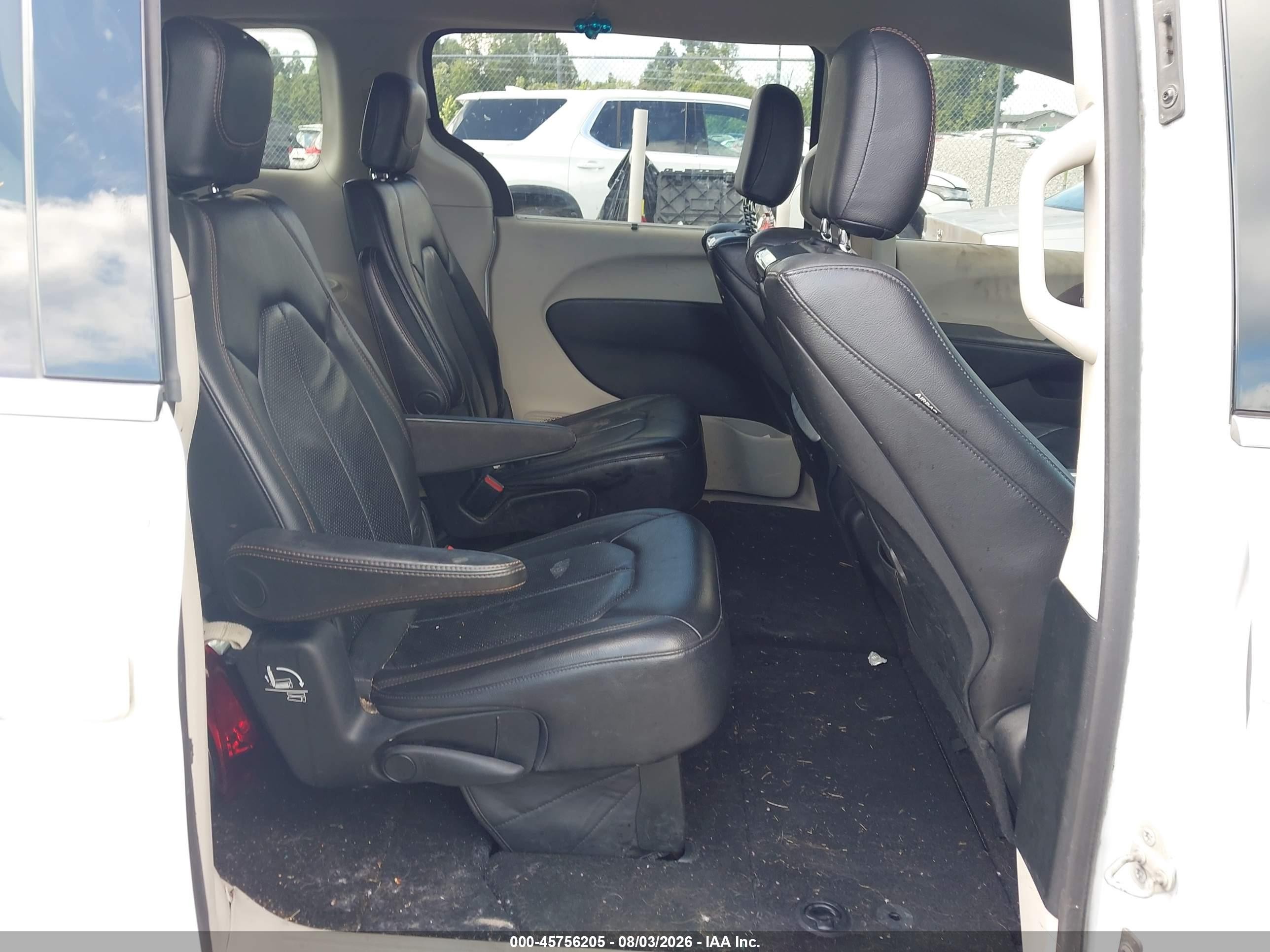 2018 Chrysler Pacifica VIN 2C4RC1EGXJR295125 IAAI salvage auction — Rear End, Salvage (Kentucky), sold $2,100 on 2026-09-05 (photo 8)