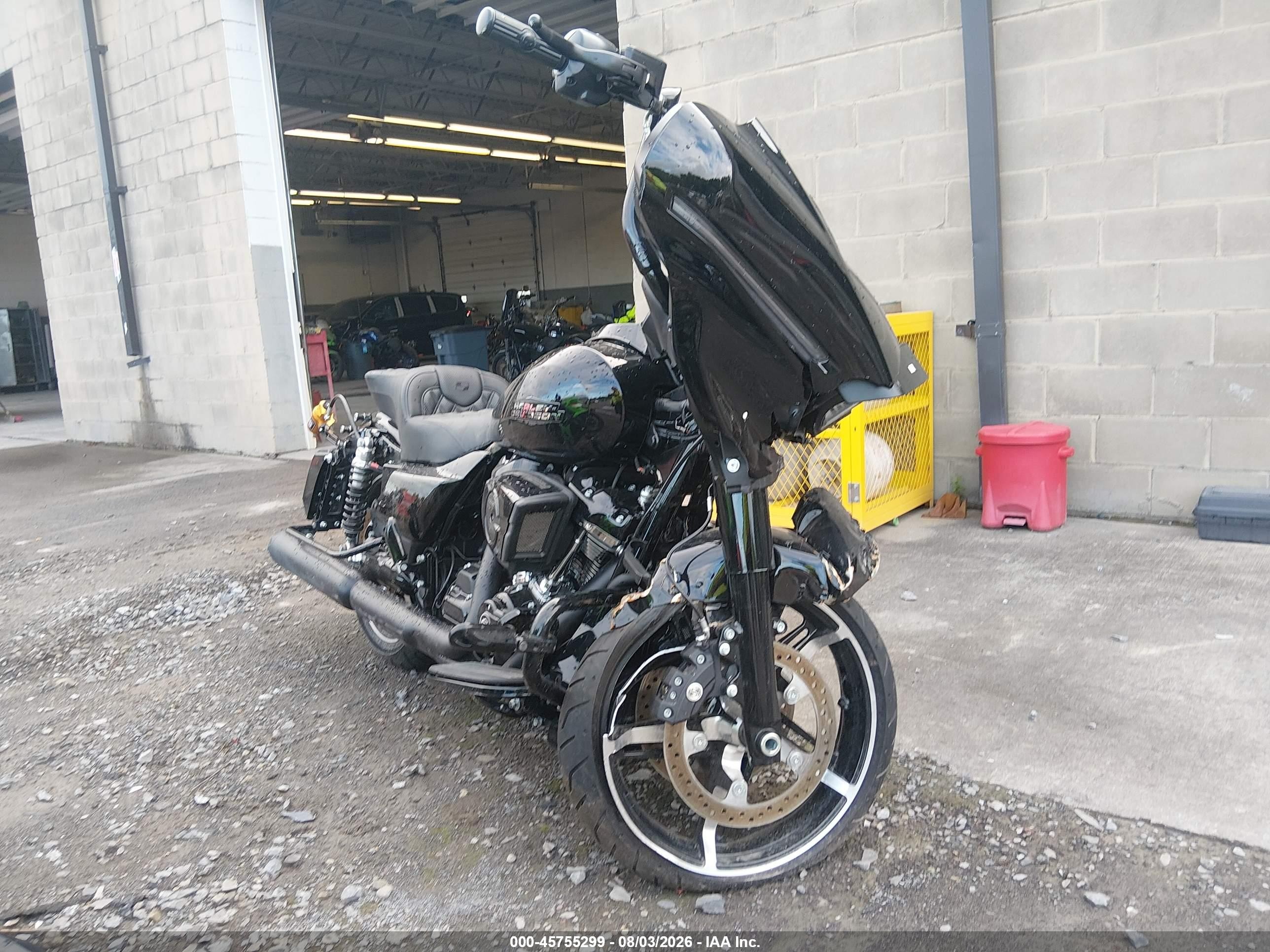 2026 Harley-Davidson FLHX VIN 1HD1KB715TB600996 — IAAI salvage auction photo