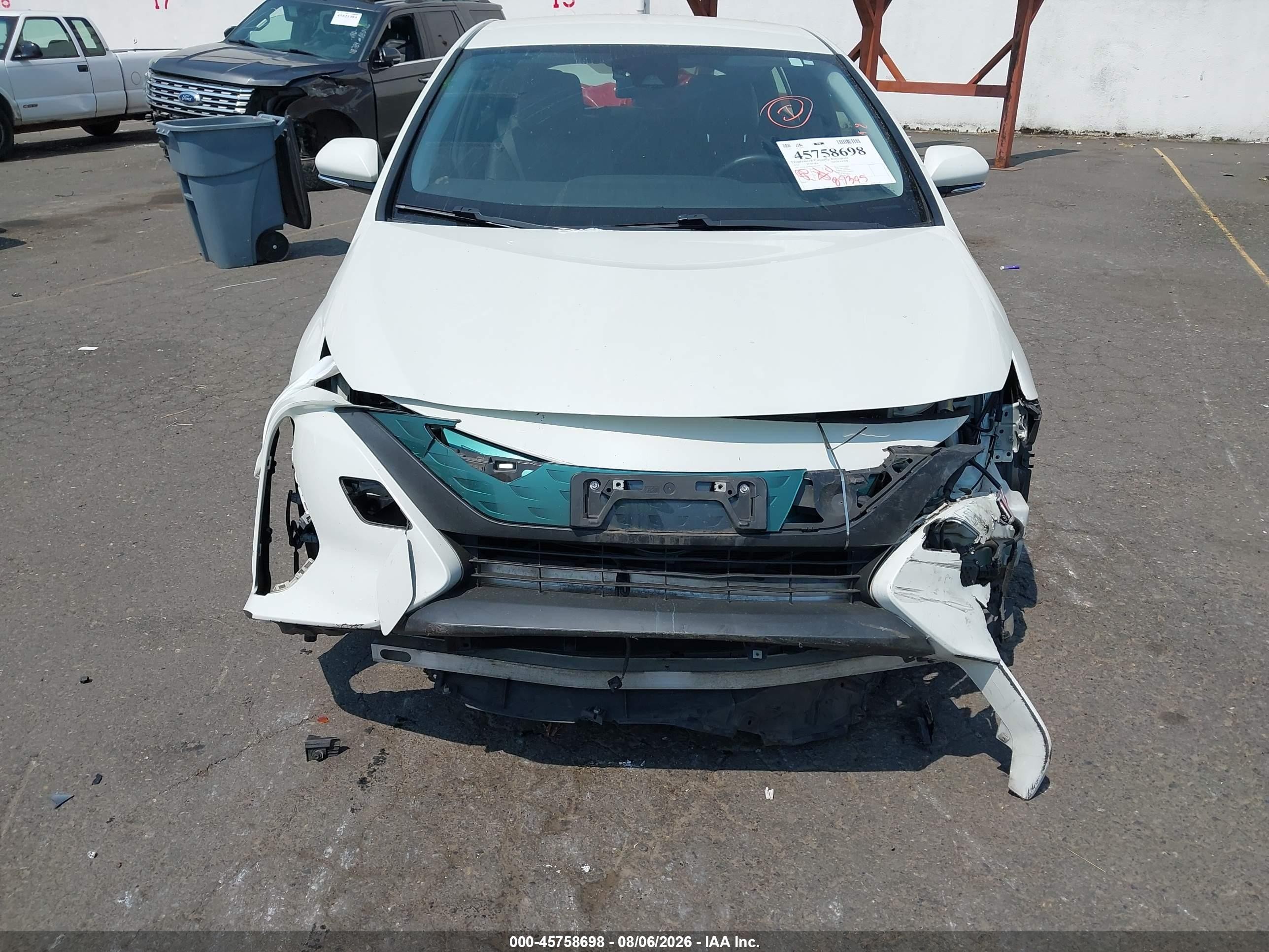 2017 Toyota Prius VIN JTDKARFP0H3061020 IAAI salvage auction — Front End, Salvage (Oregon), sold $9,200 on 2026-10-15 (photo 6)