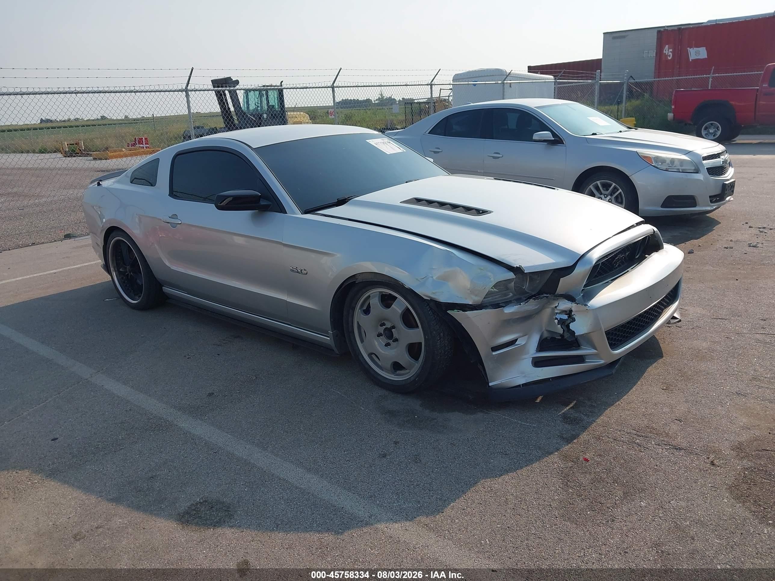 2014 Ford Mustang VIN 1ZVBP8CF6E5268657 — IAAI salvage auction photo