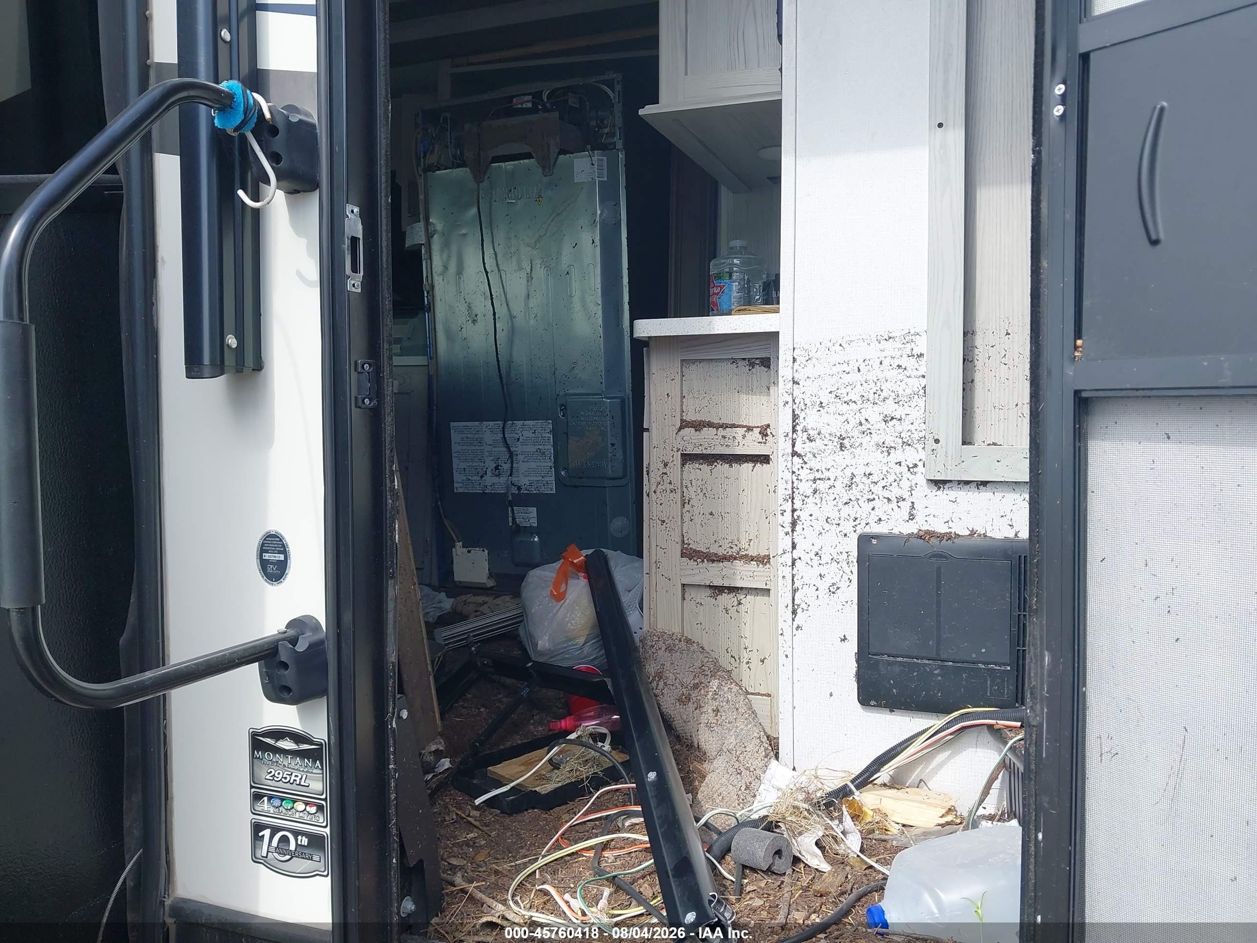 2020 Keystone Rv Montana VIN 4YDF29528LA741186 IAAI salvage auction — Water/Flood, Salvage (Texas), sold $150 on 2026-09-16 (photo 5)