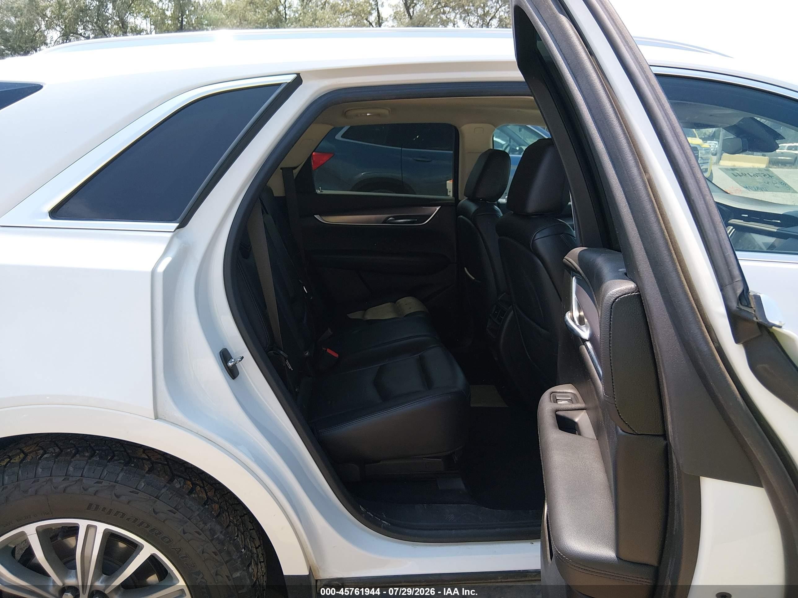 2018 Cadillac Xt5 VIN 1GYKNDRS2JZ157848 IAAI salvage auction — Rear End, Salvage (Montana), sold $4,850 on 2026-09-11 (photo 8)