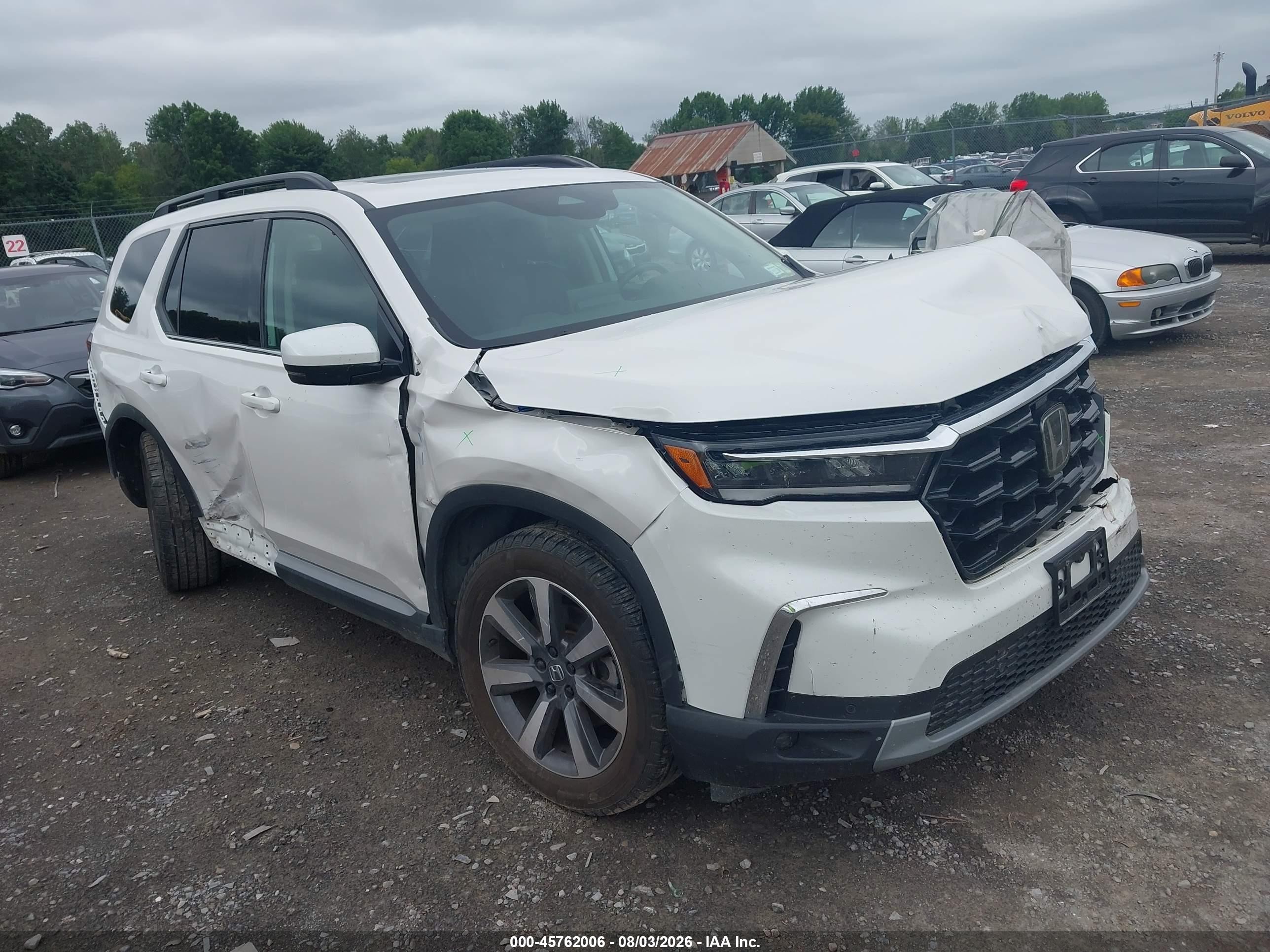 2025 Honda Pilot VIN 5FNYG1H79SB008012 — IAAI salvage auction photo