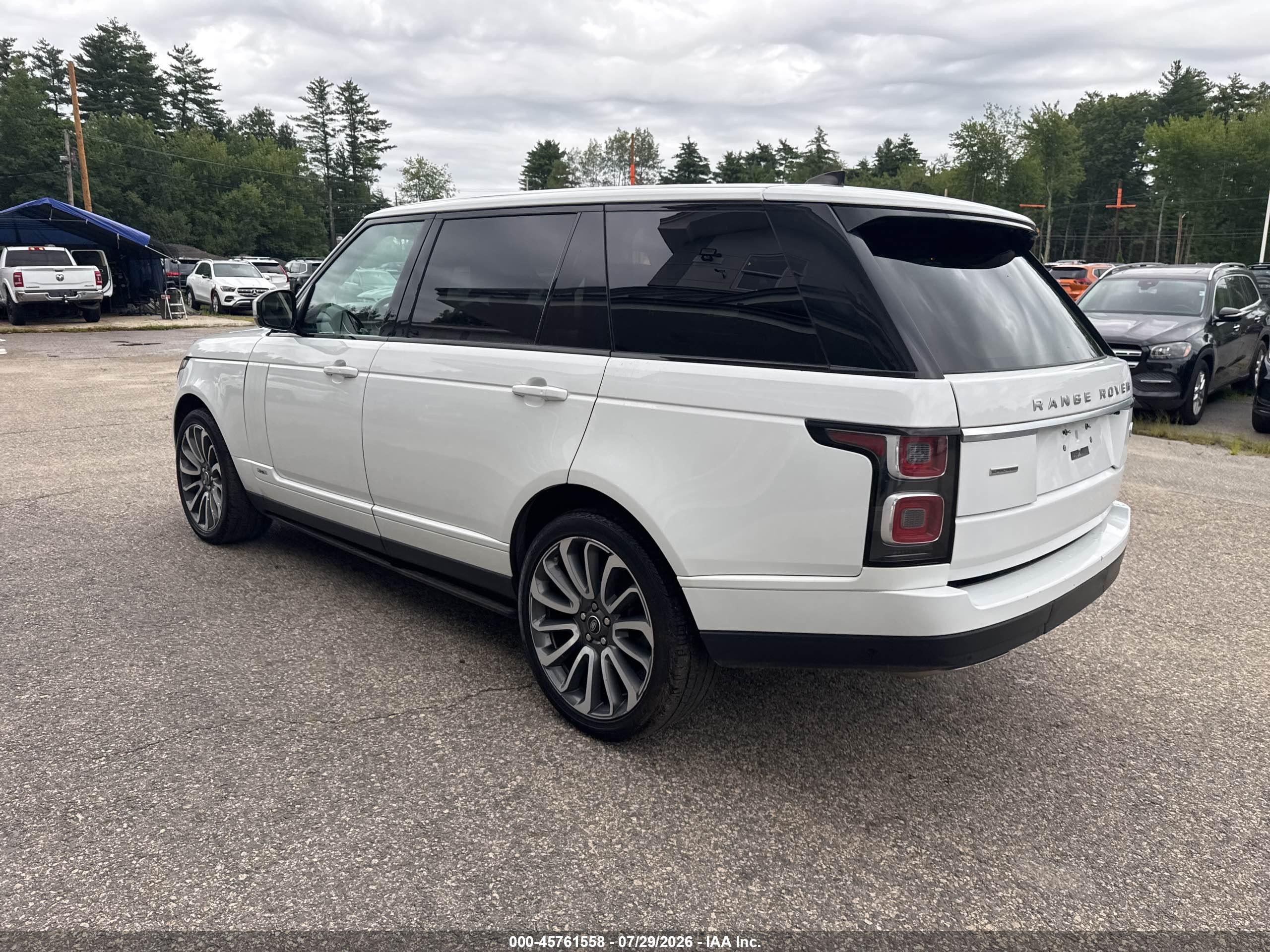 2018 Land Rover Range Rover VIN SALGS5RE3JA380542 IAAI salvage auction — Normal Wear, Clear (New Jersey), sold $19,300 on 2026-08-26 (photo 3)