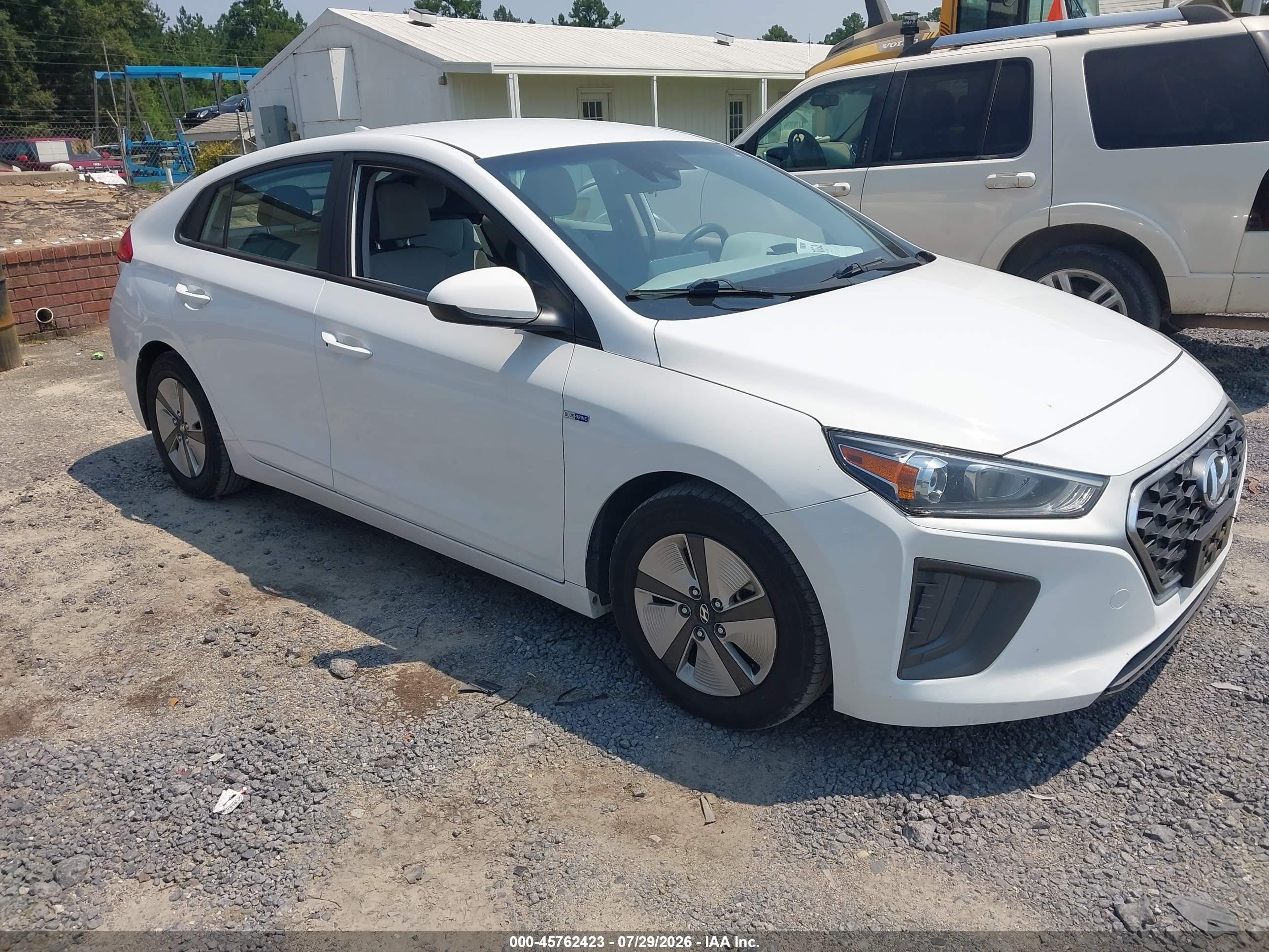 2020 Hyundai Ioniq Hybrid VIN KMHC65LC8LU219098 — IAAI salvage auction photo