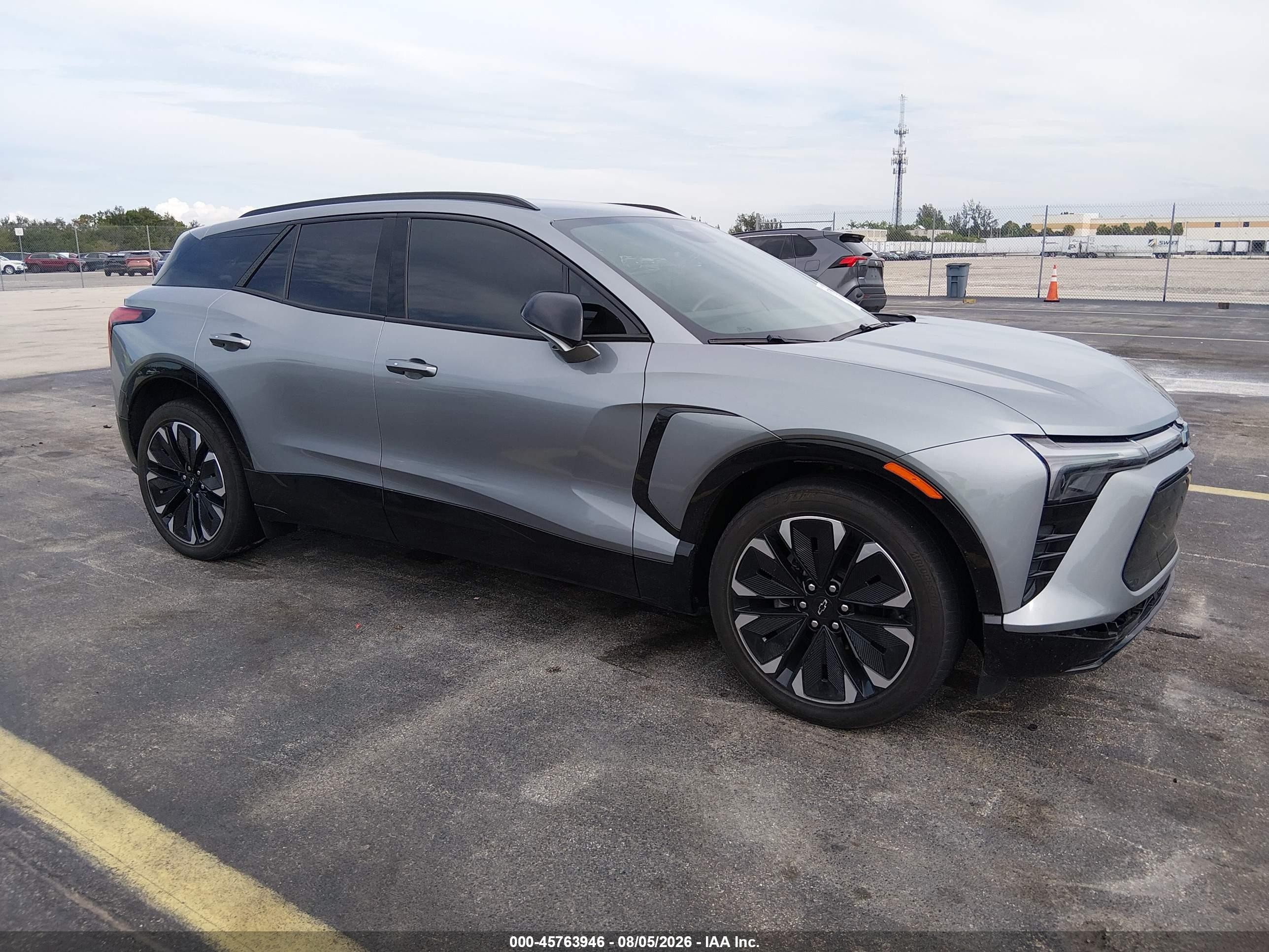 2024 Chevrolet Blazer VIN 3GNKDHRK7RS245570 — IAAI salvage auction photo