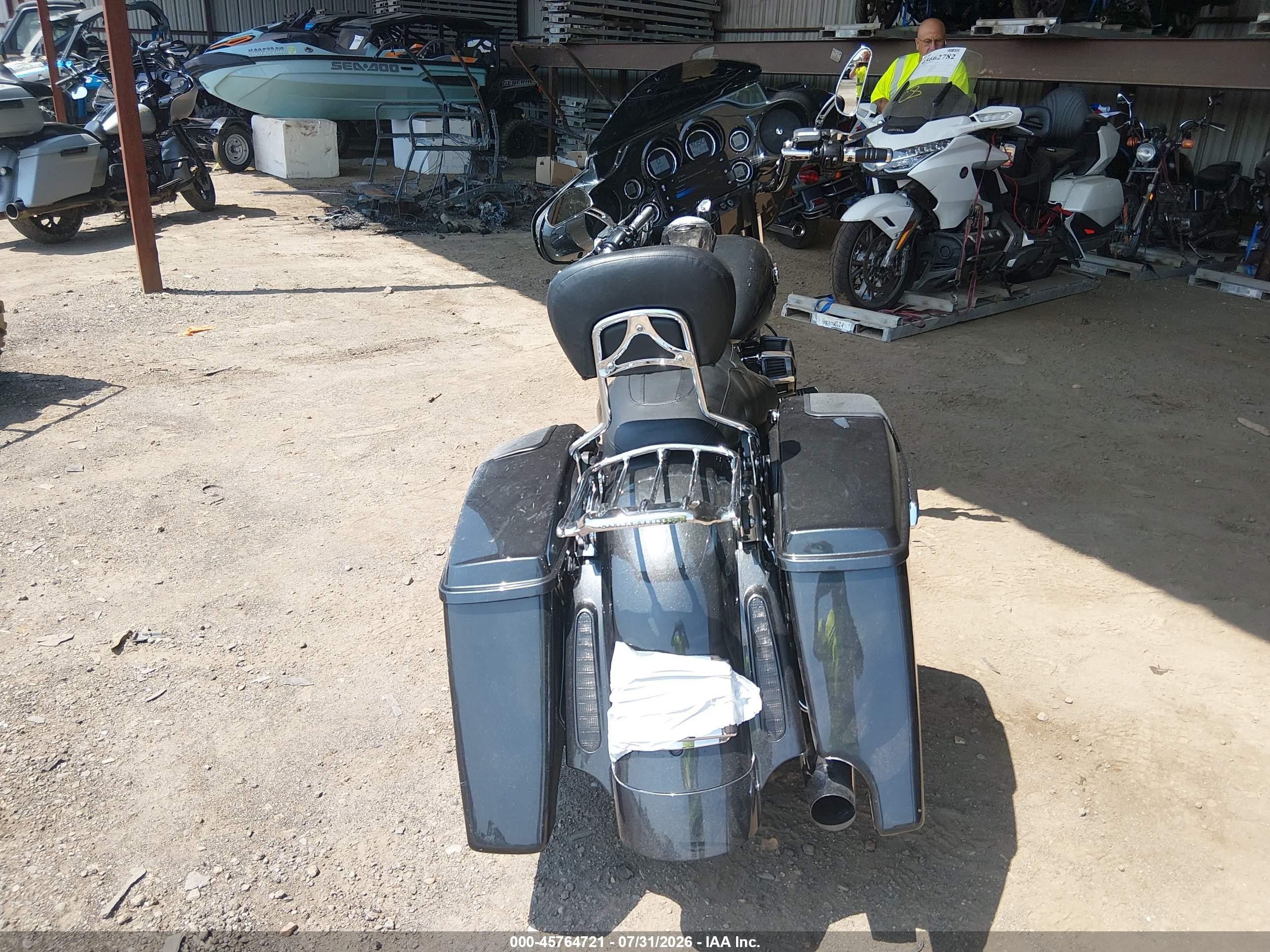 2009 Harley-davidson Flhx VIN 1HD1KB4179Y686872 IAAI salvage auction — Front End, Salvage (Ohio), sold $1,950 on 2026-09-25 (photo 6)
