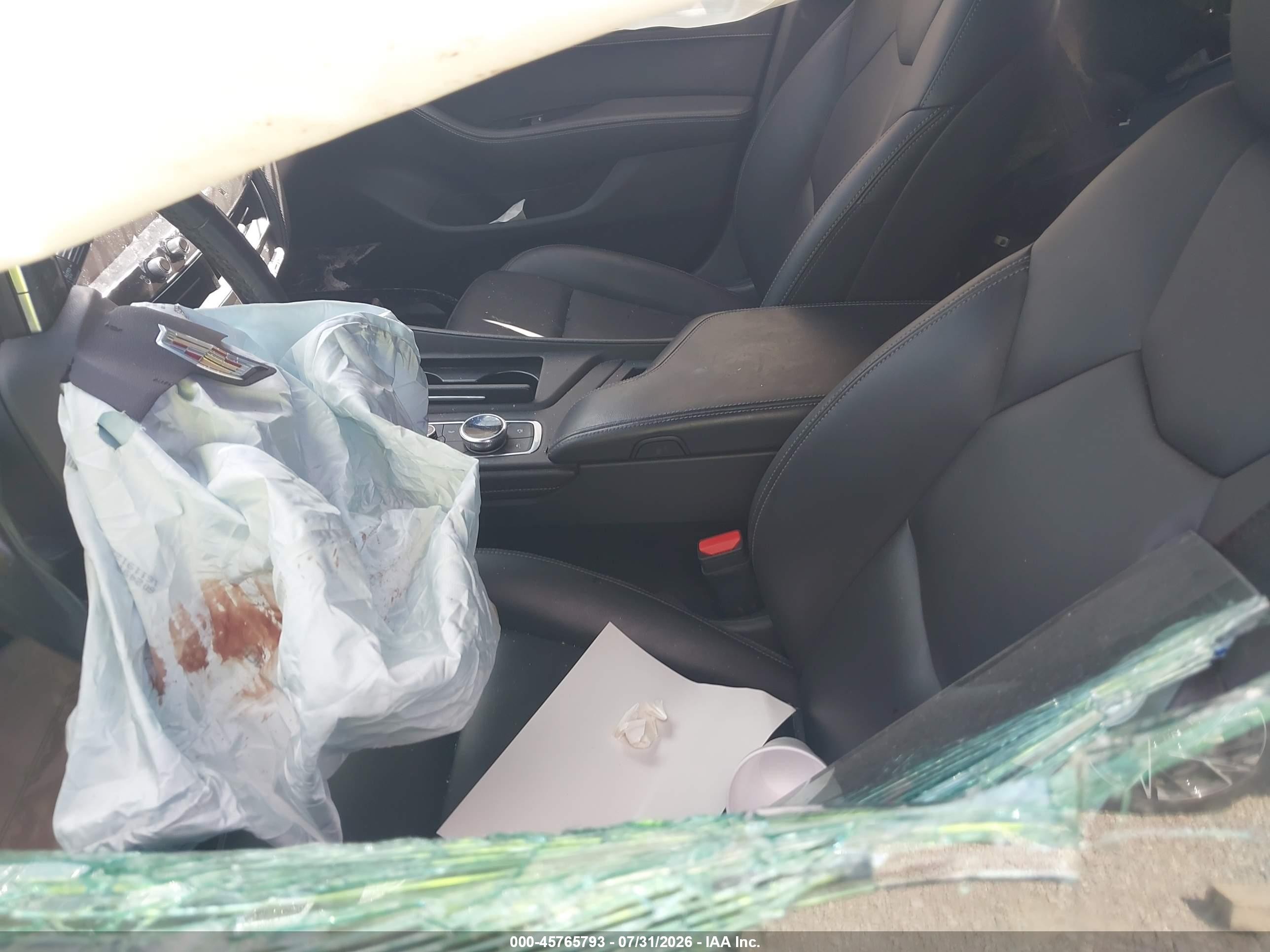 2020 Cadillac Ct5 VIN 1G6DM5RK6L0151214 IAAI salvage auction — Front End, Wait Title, sold $875 on 2026-09-20 (photo 5)