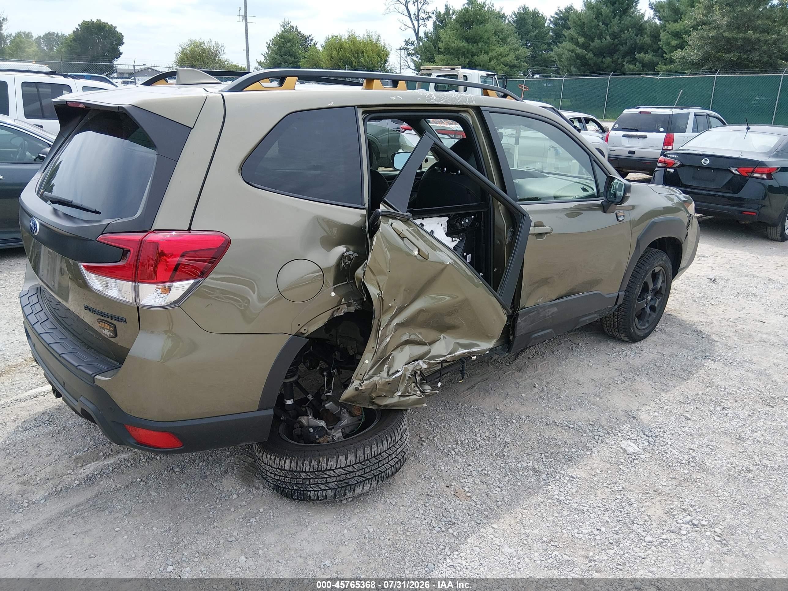 2023 Subaru Forester VIN JF2SKAMC8PH547592 IAAI salvage auction — Side, Salvage (Kentucky), sold $6,700 on 2026-09-11 (photo 4)