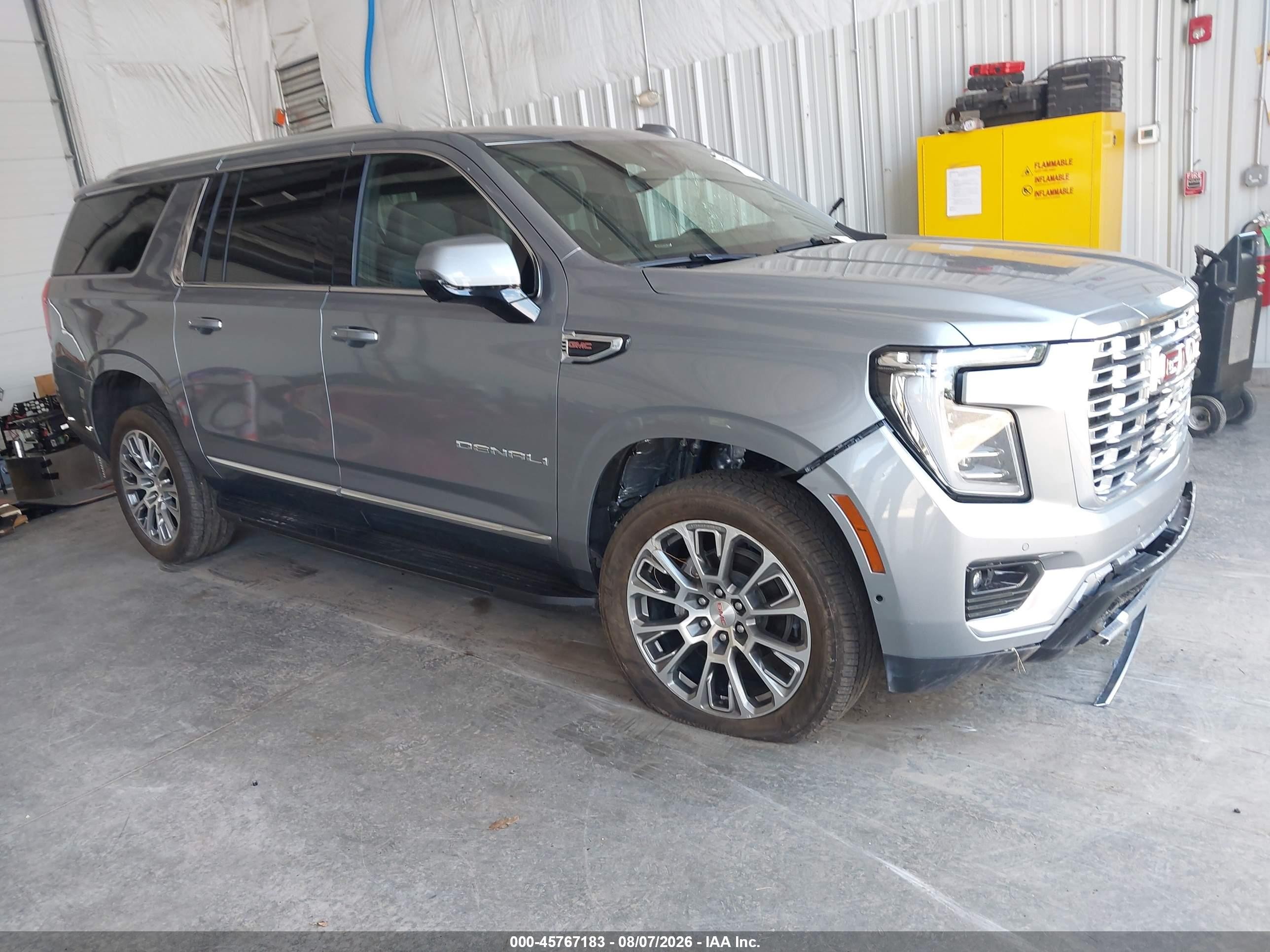 2025 GMC Yukon XL VIN 1GKS2JRL9SR248773 IAAI salvage auction — Front End, Clear (Florida), sold $39,500 on 2026-08-15 (photo 1)