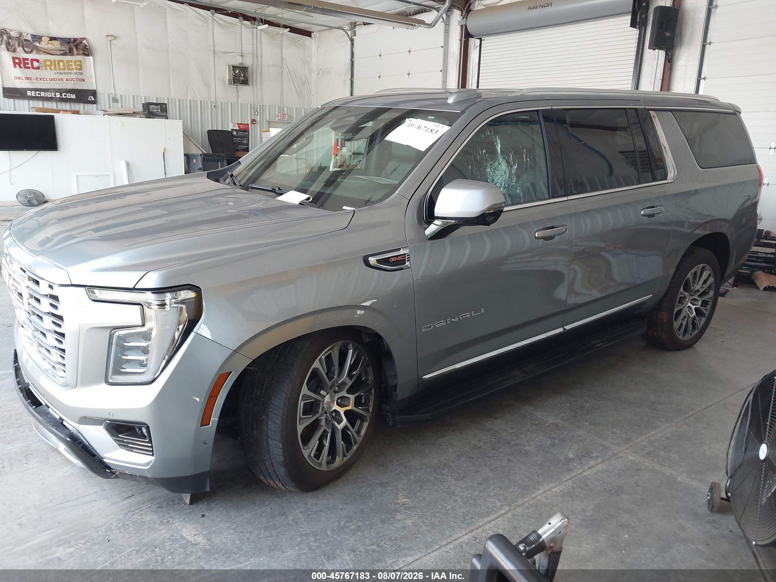 2025 GMC Yukon XL VIN 1GKS2JRL9SR248773 IAAI salvage auction — Front End, Clear (Florida), sold $39,500 on 2026-08-15 (photo 2)