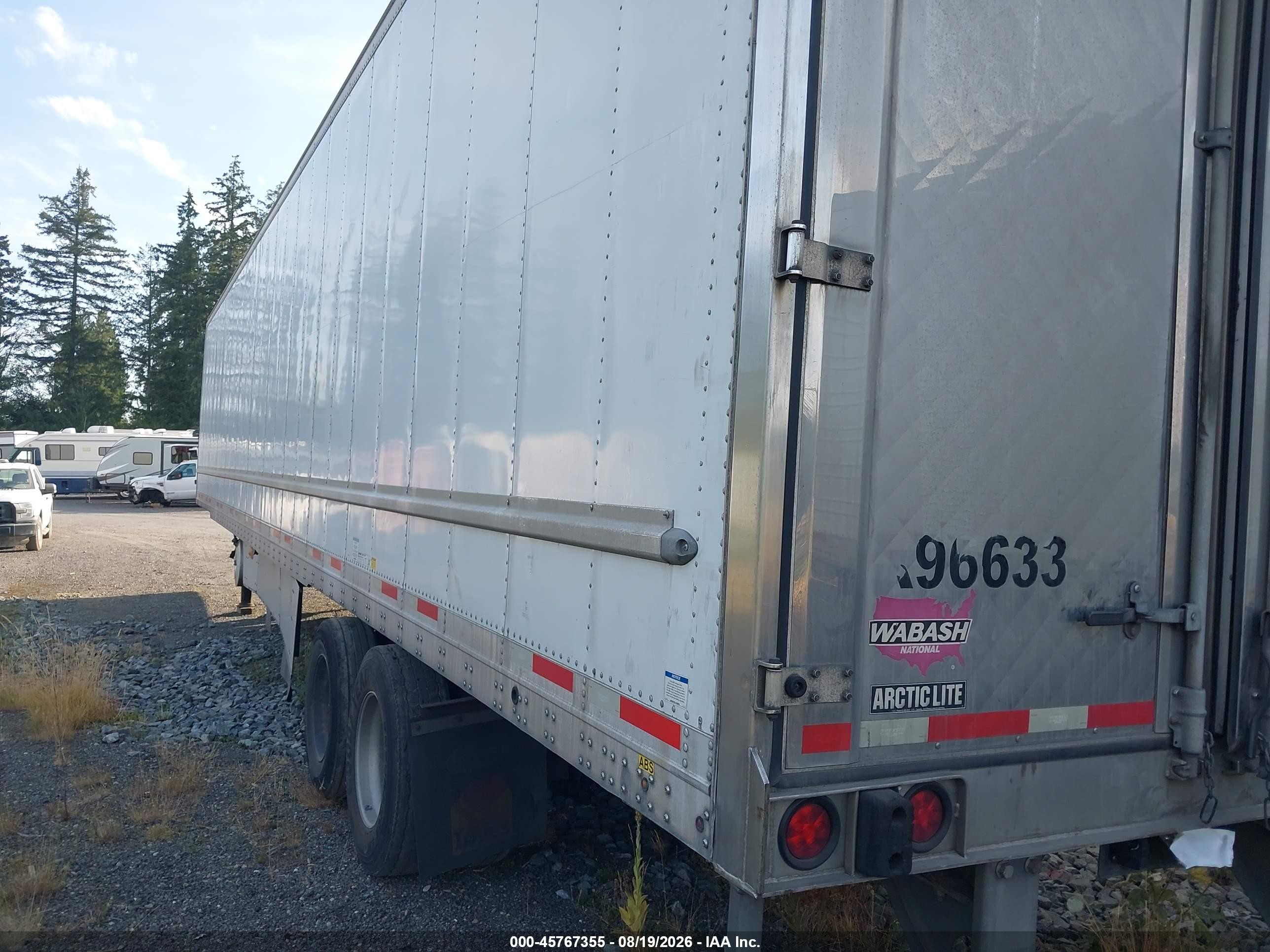 2019 Wabash National Corp Wabash National Corp VIN 1JJV532B3KL116633 IAAI salvage auction — Side, Clear (Washington), sold $9,600 on 2026-09-09 (photo 3)