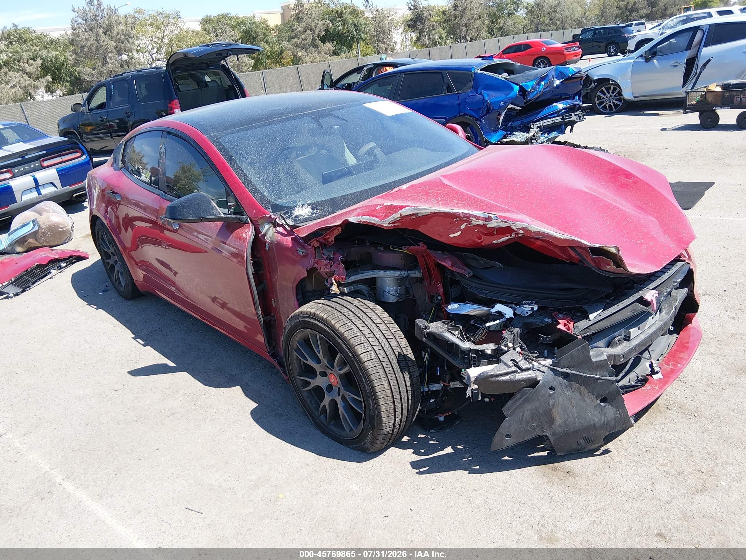 2022 Tesla Model S VIN 5YJSA1E5XNF471839 — IAAI salvage auction photo