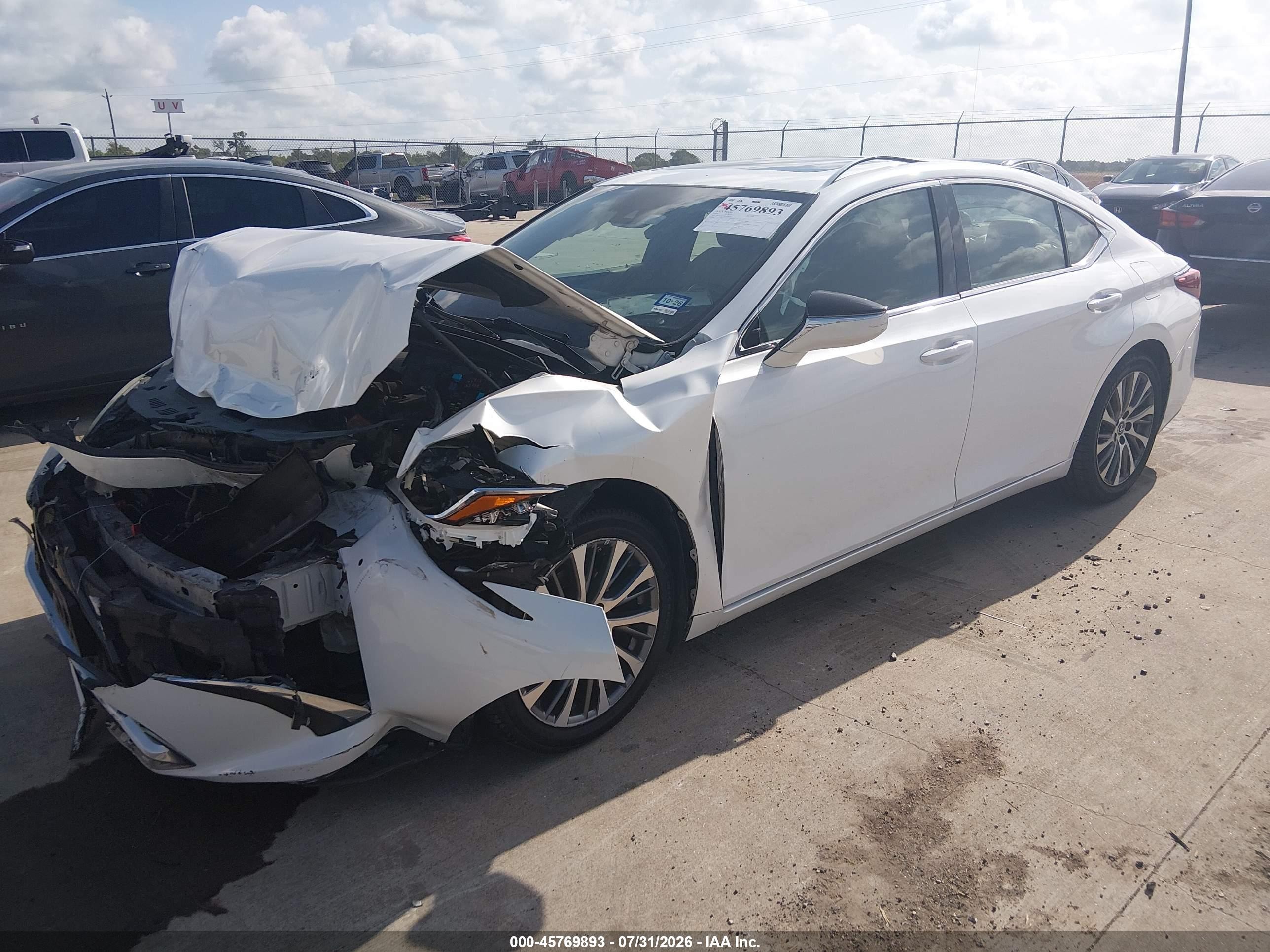 2019 Lexus ES VIN 58ABZ1B17KU004525 IAAI salvage auction — Front End, Salvage (Texas), sold $9,000 on 2026-10-01 (photo 2)