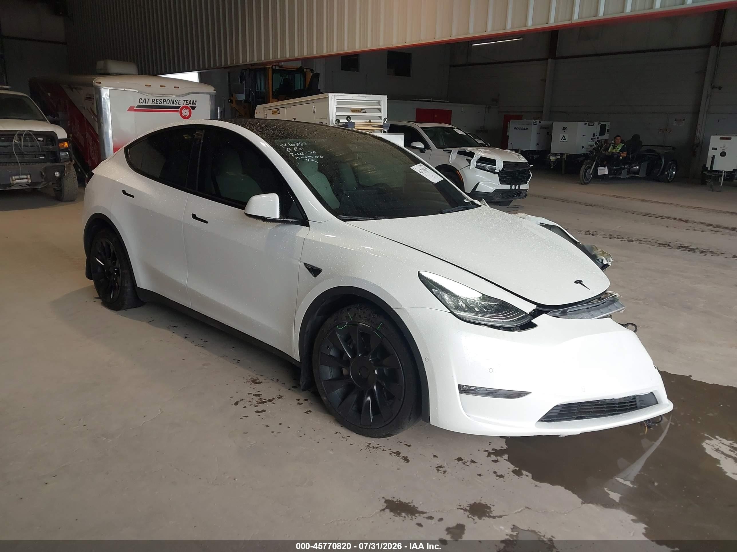 2021 Tesla Model Y VIN 5YJYGDEE2MF201321 — IAAI salvage auction photo