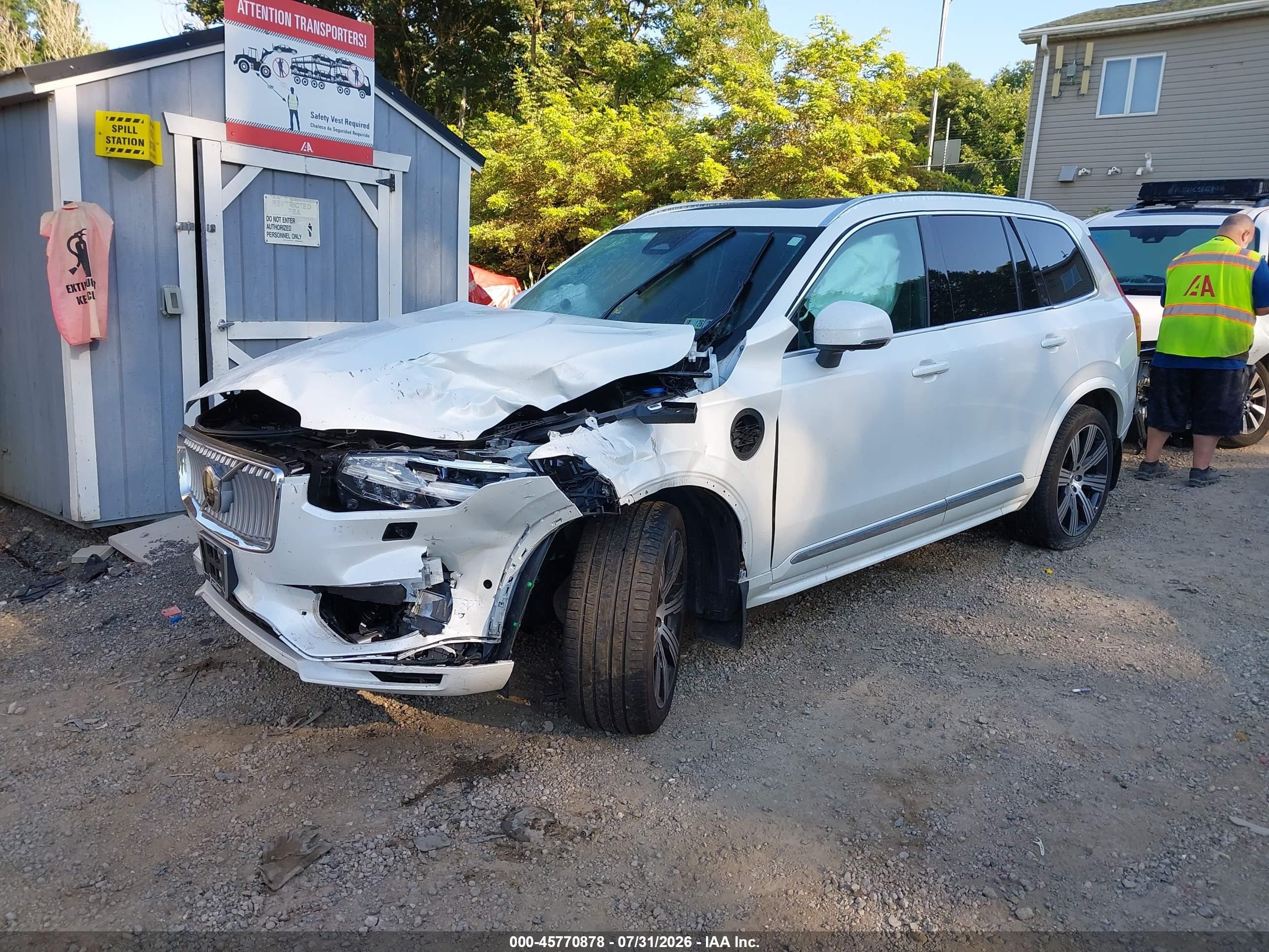 2024 Volvo XC90 Recharge VIN YV4H60CF5R1171963 IAAI salvage auction — Front End, Salvage (Pennsylvania), sold $18,500 on 2026-09-16 (photo 2)