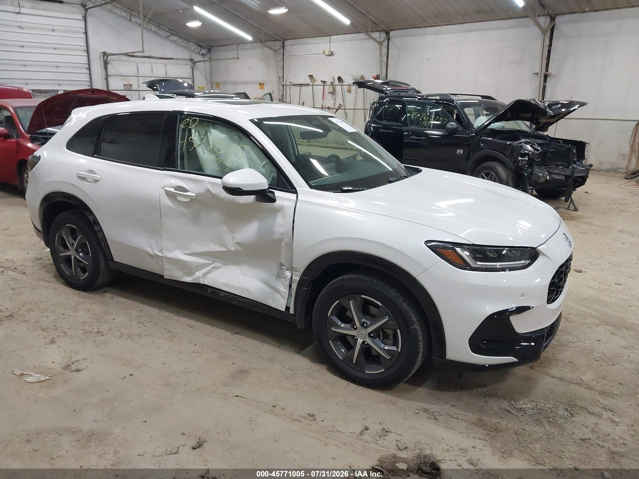 2025 Honda HR-V VIN 3CZRZ2H7XSM798155 — IAAI salvage auction photo