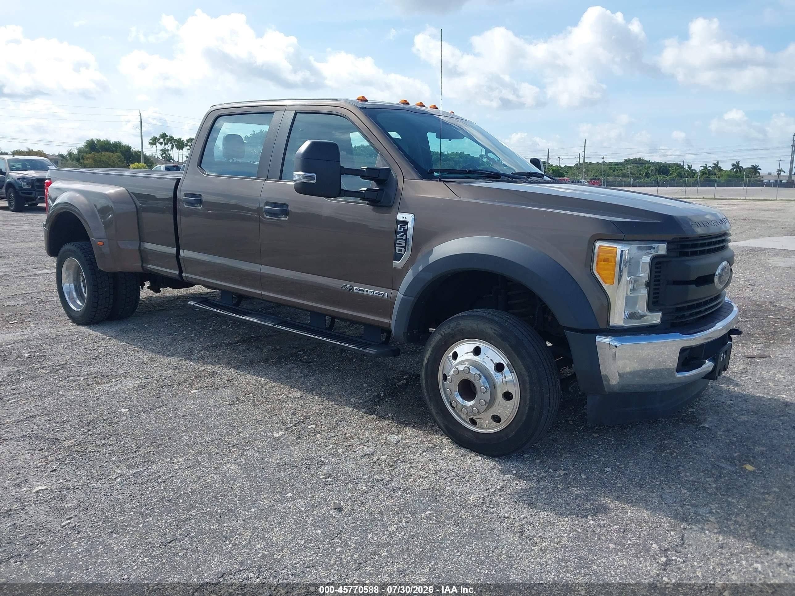 2017 Ford F-450 VIN 1FT8W4DT3HED81029 — IAAI salvage auction photo