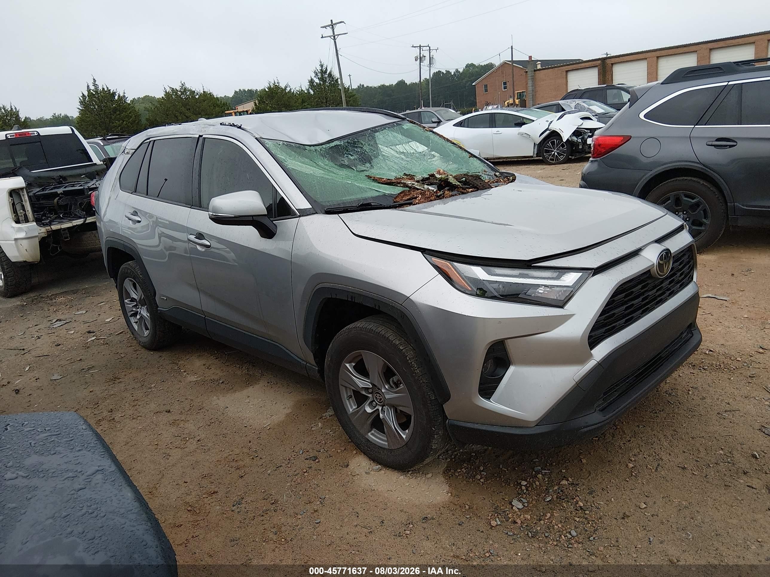 2025 Toyota RAV4 Hybrid VIN JTMRWRFV5SJ062438 — IAAI salvage auction photo