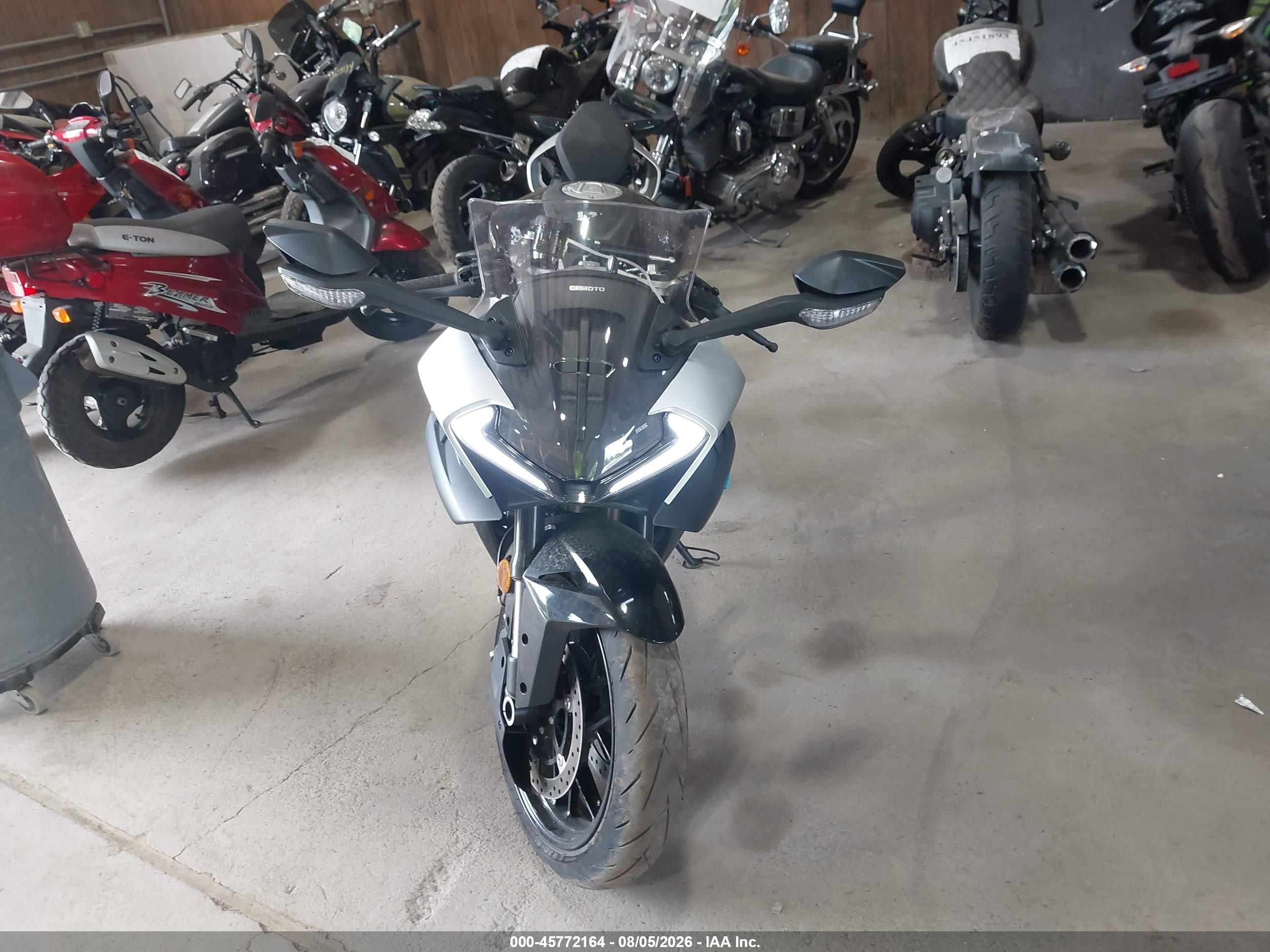 2026 Cf Moto 675ss VIN LCEPEVLP5T6003564 IAAI salvage auction — Side, Mv-907A (New York), sold $2,600 on 2026-09-22 (photo 5)