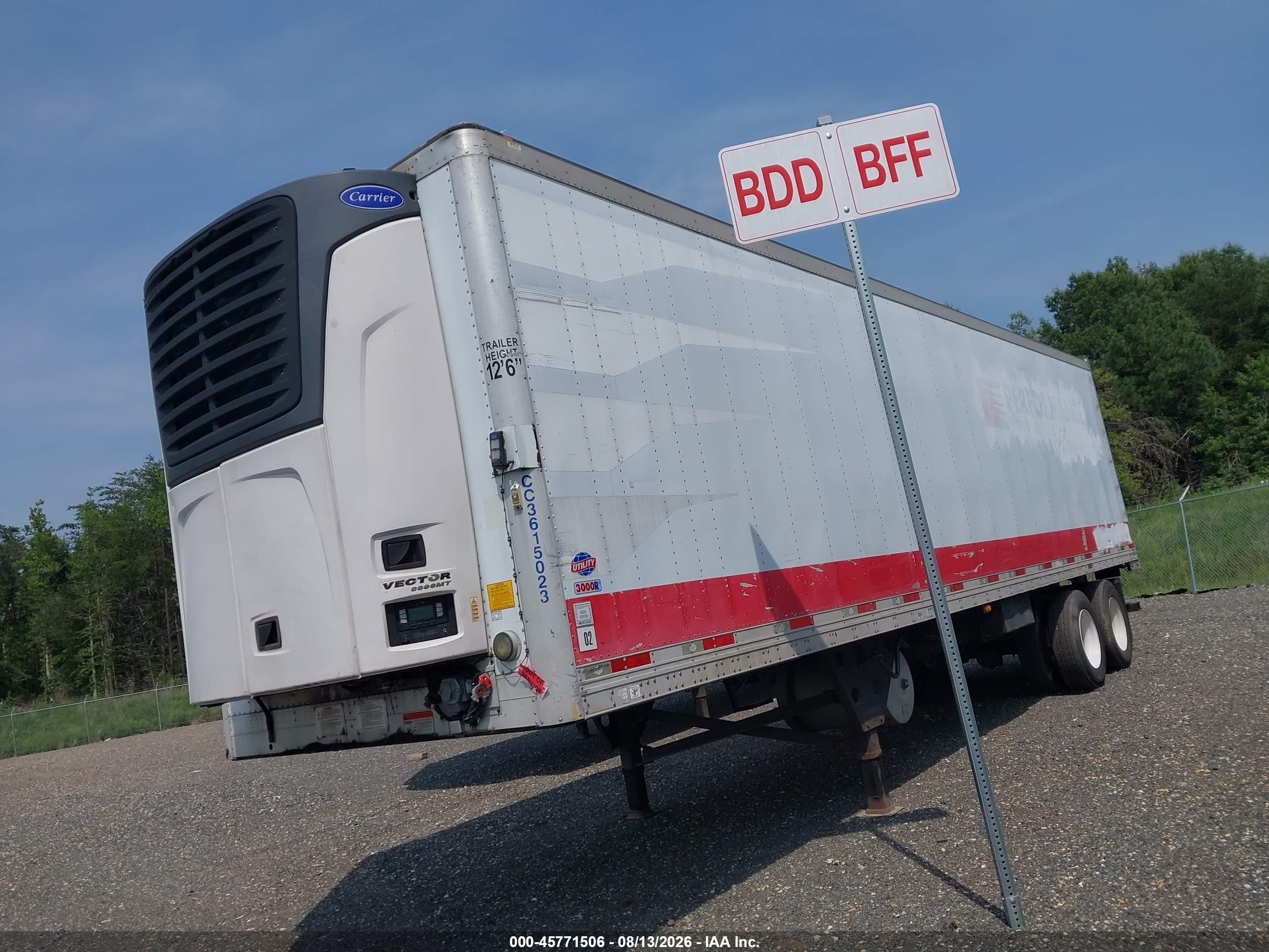 2015 Utility Trailer Mfg Utility Trailer Mfg VIN 1UYVS2367FM309401 IAAI salvage auction — Front End, Clear (Maryland), sold $1,550 on 2026-09-23 (photo 2)