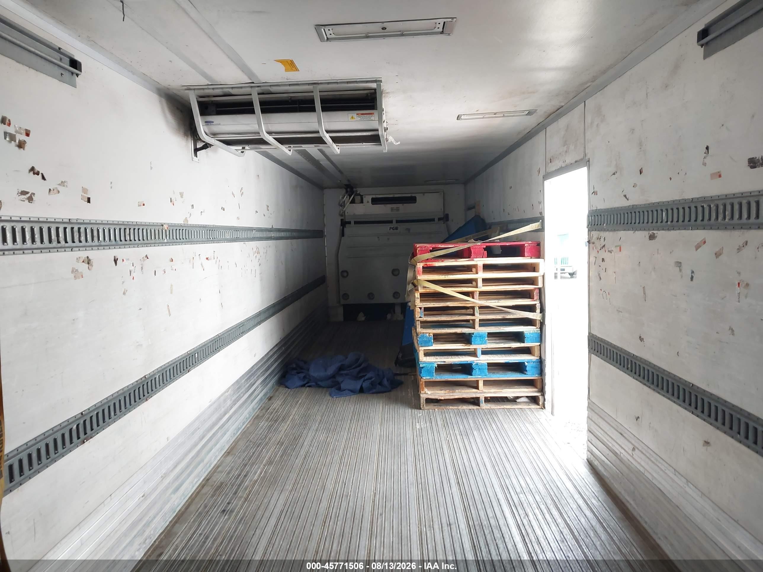 2015 Utility Trailer Mfg Utility Trailer Mfg VIN 1UYVS2367FM309401 IAAI salvage auction — Front End, Clear (Maryland), sold $1,550 on 2026-09-23 (photo 8)