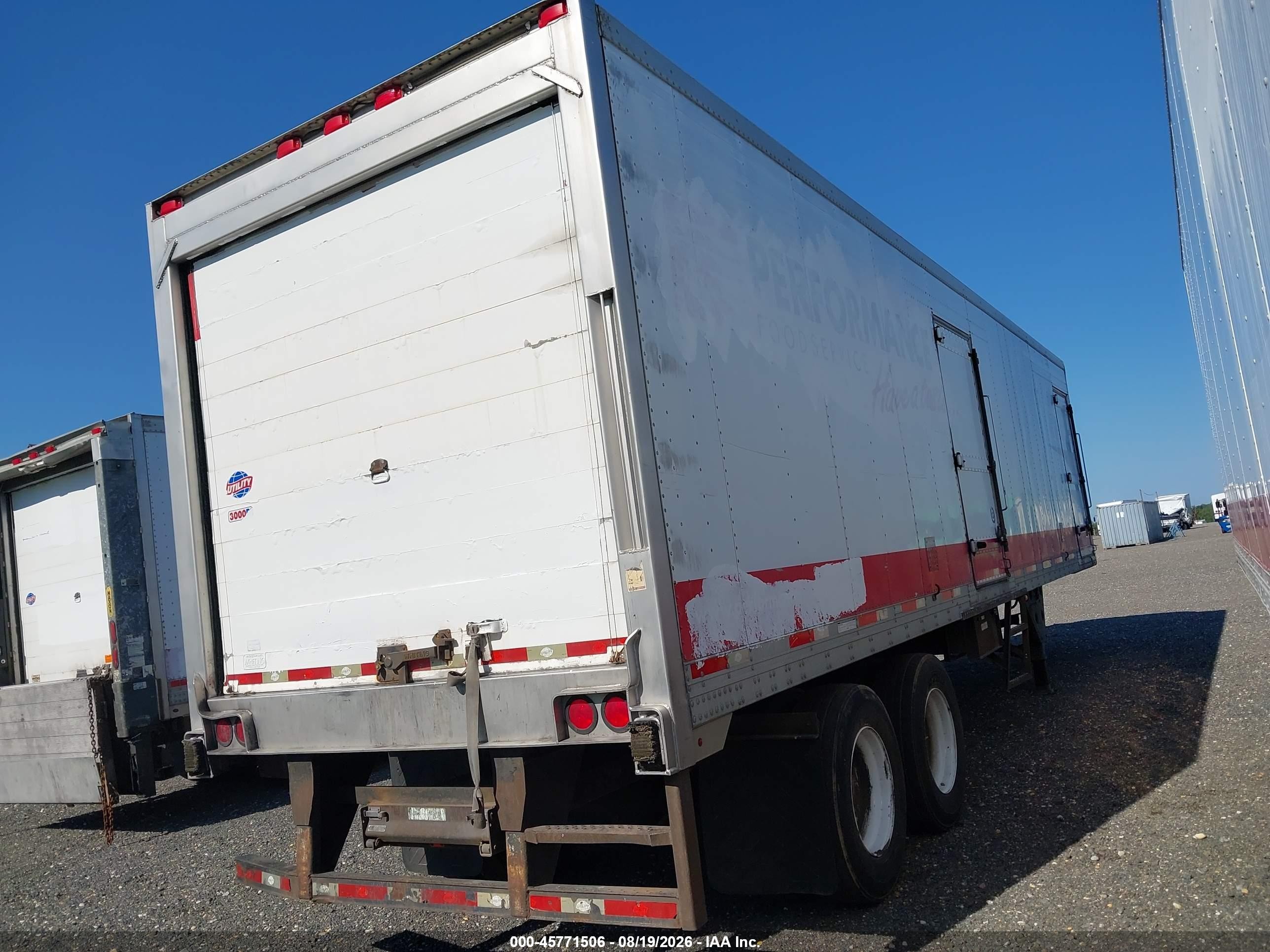 2015 Utility Trailer Mfg Utility Trailer Mfg VIN 1UYVS2367FM309401 IAAI salvage auction — Front End, Clear (Maryland), sold $1,550 on 2026-09-23 (photo 4)