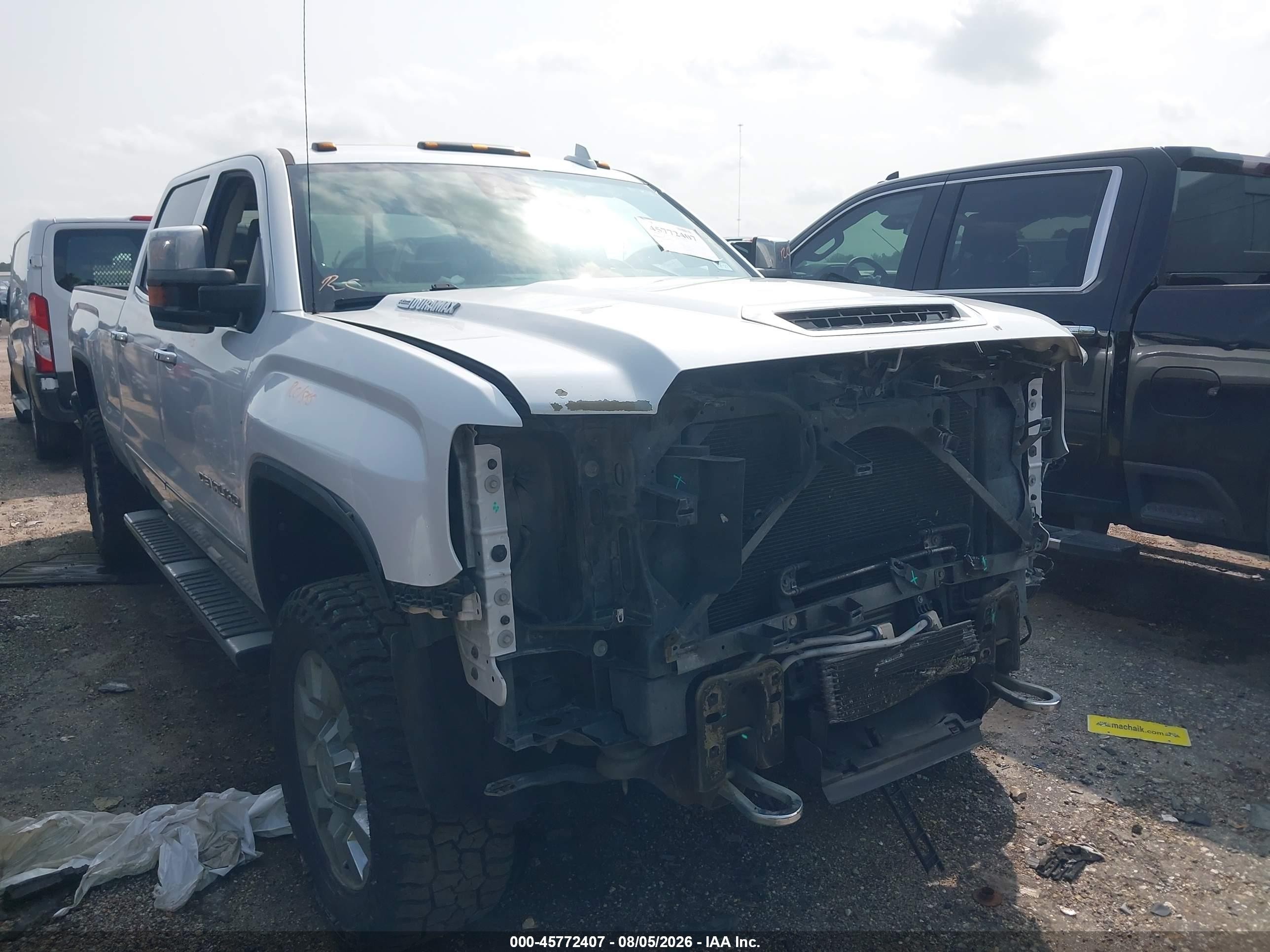 2018 GMC Sierra VIN 1GT12UEY6JF274404 — IAAI salvage auction photo