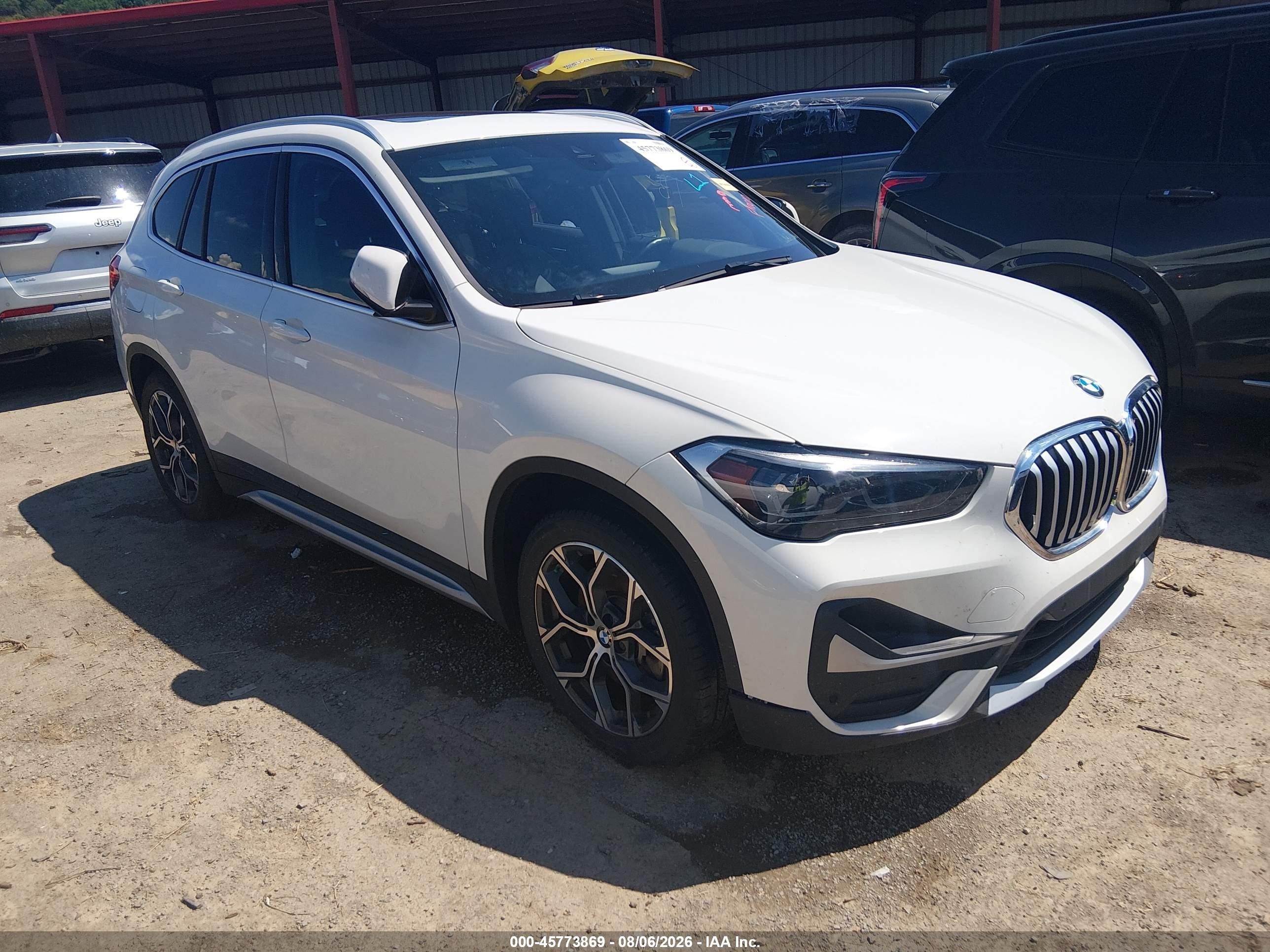 2022 BMW X1 VIN WBXJG9C0XN5V05766 — IAAI salvage auction photo